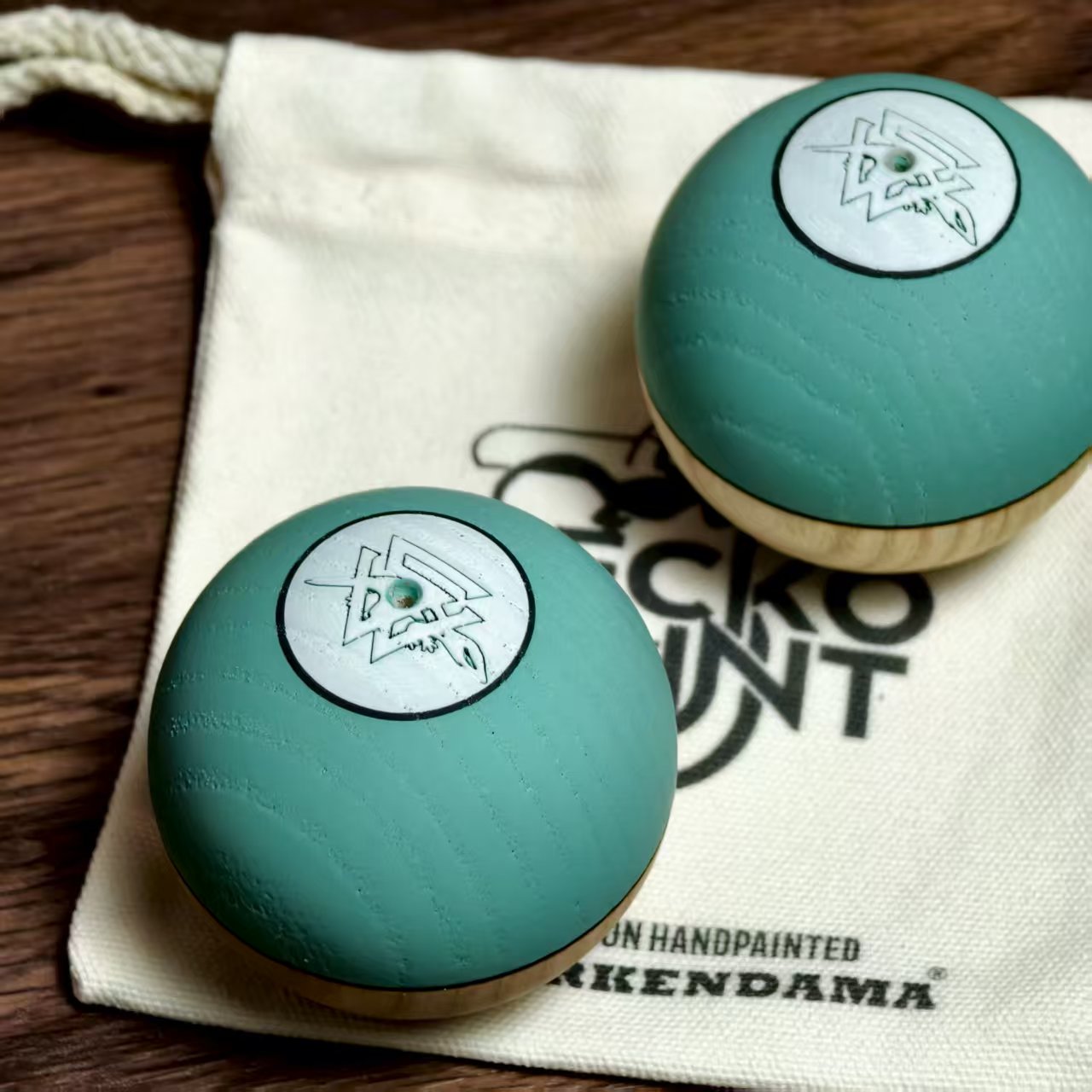 Winner Kendama Green Phantom Gecko paint