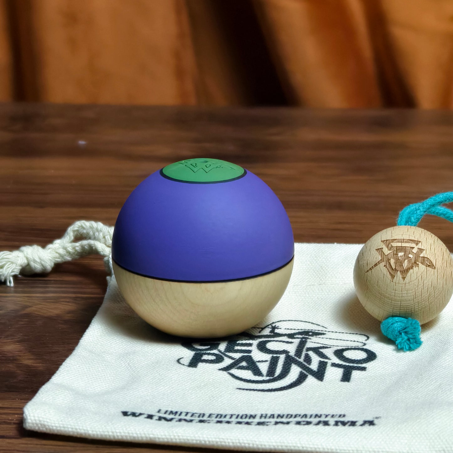 Winner Kendama Gecko paint EV tama only