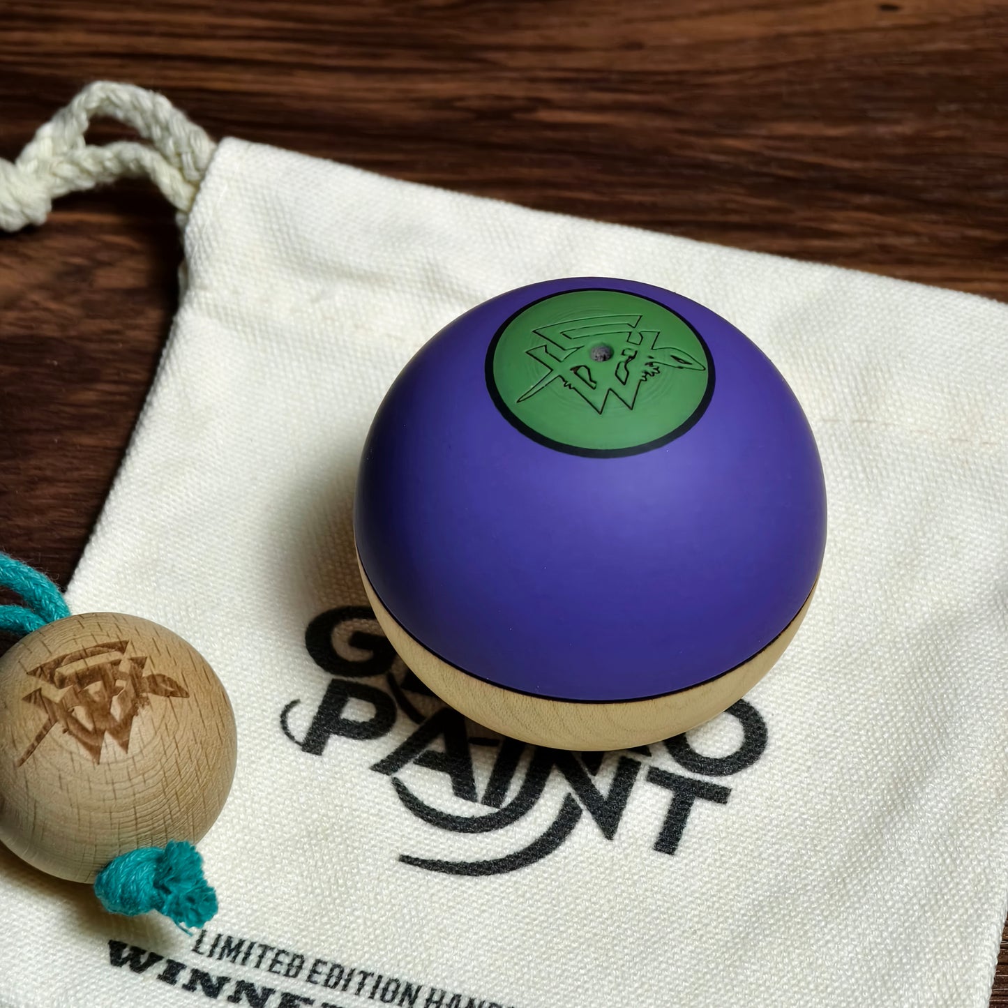 Winner Kendama Gecko paint EV tama only