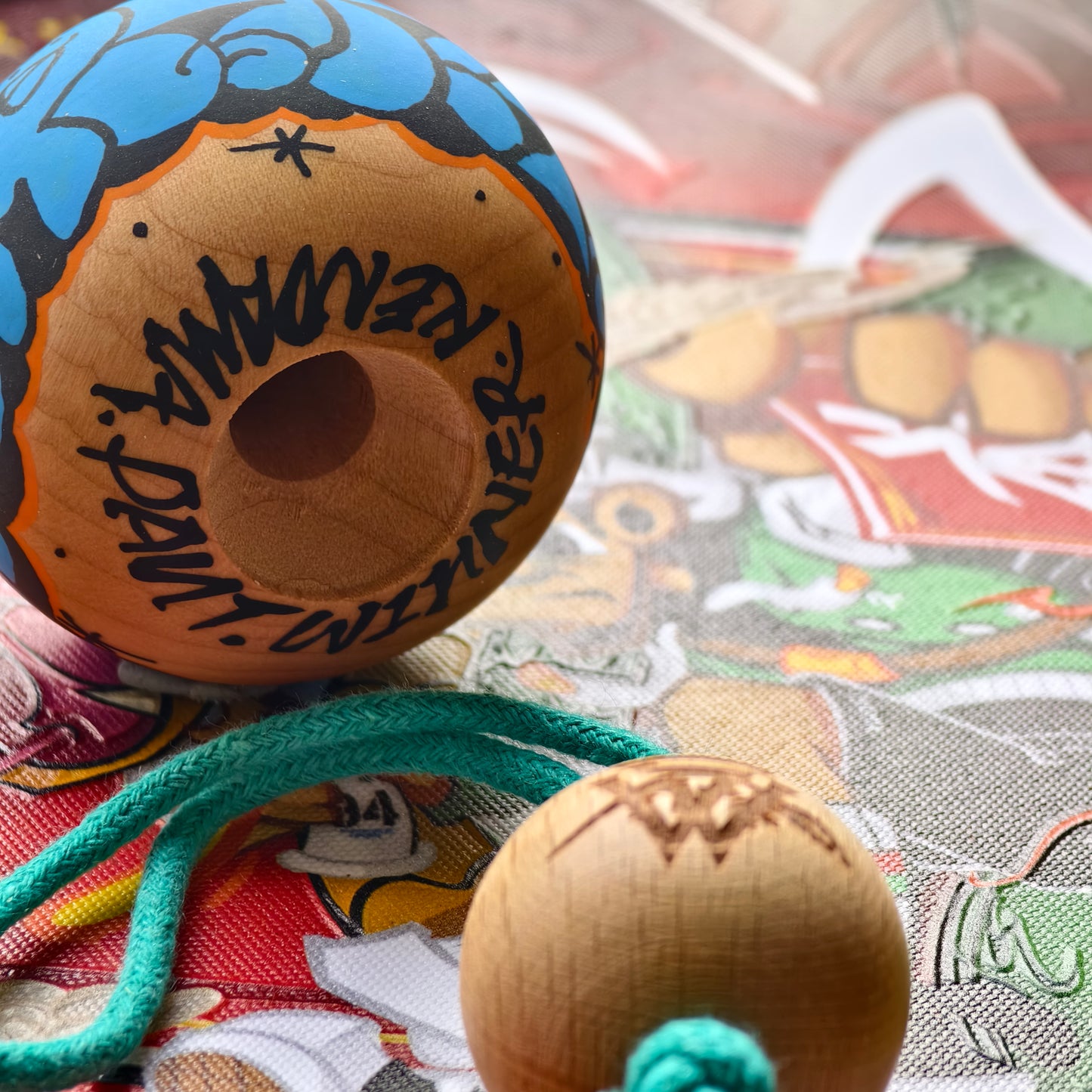 Winner Kendama  Gecko paint  Night Walker tama only NEW