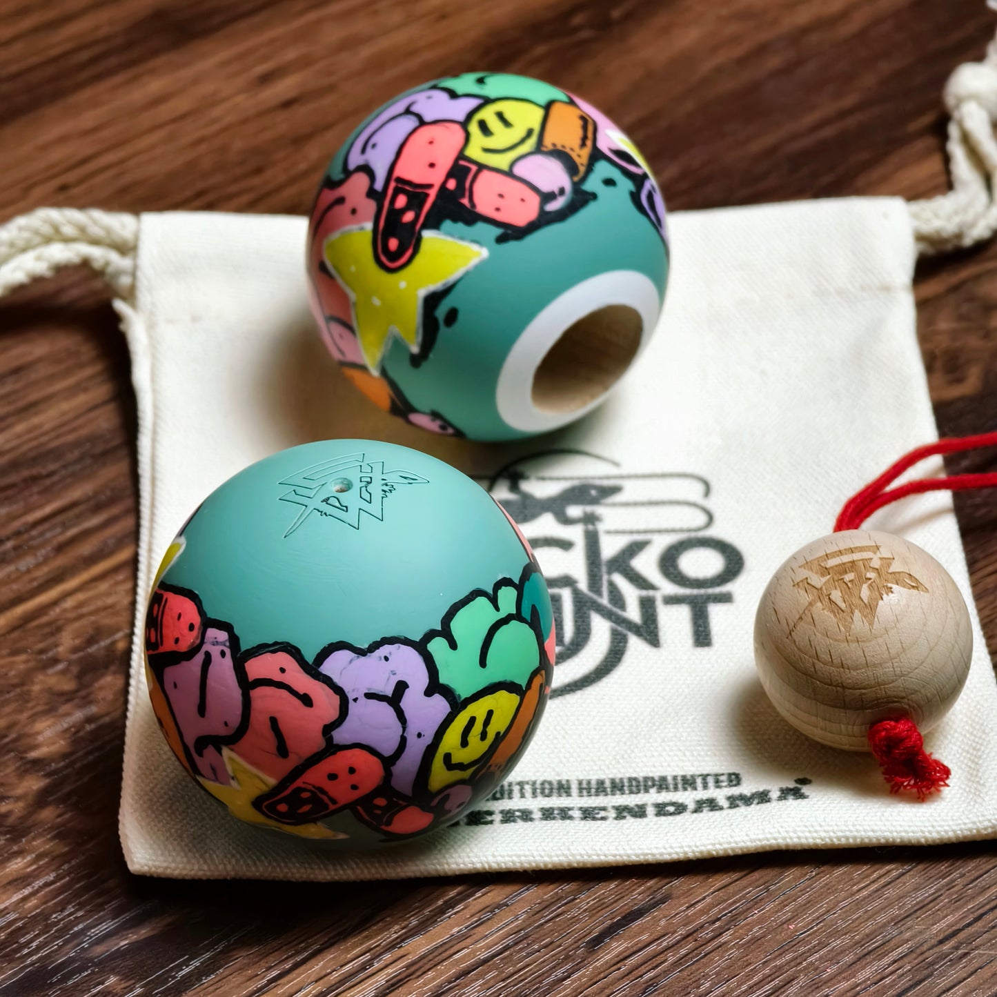 Winner Kendama Gecko paint hand-dawn tama only