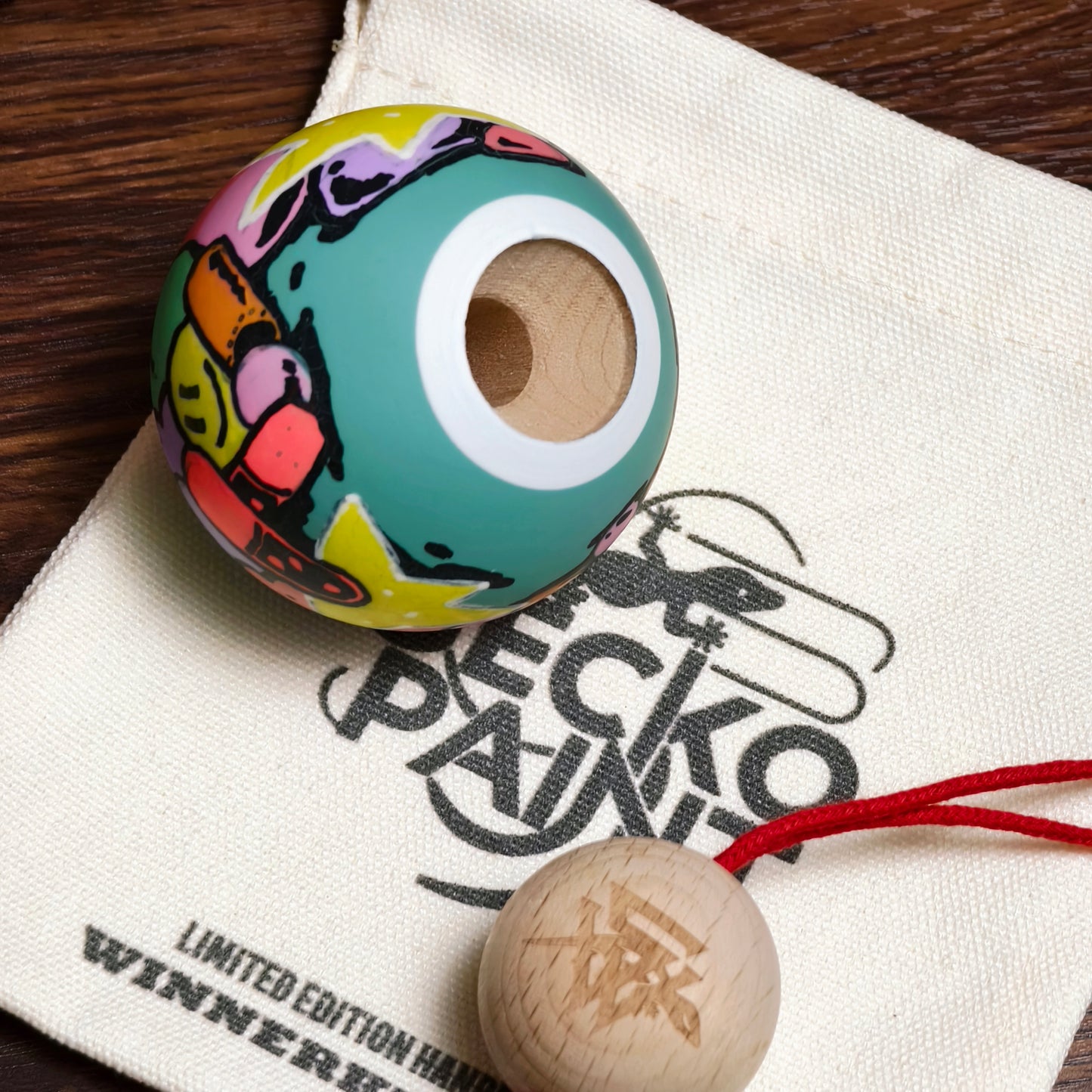 Winner Kendama Gecko paint hand-dawn tama only