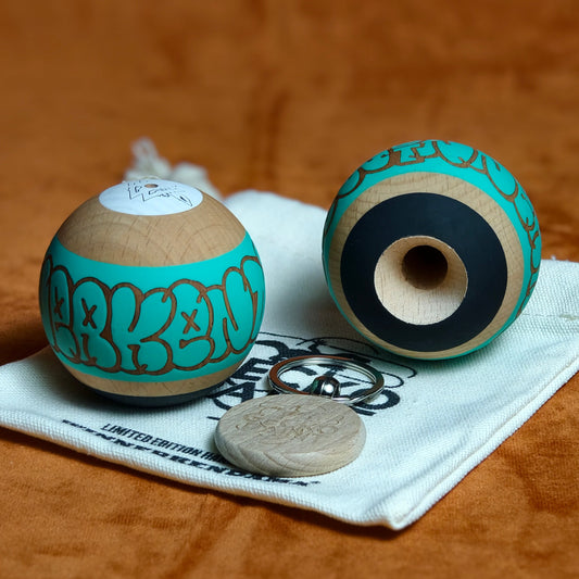 Winner kendama Gecko paint Hollow Celadon
tama only