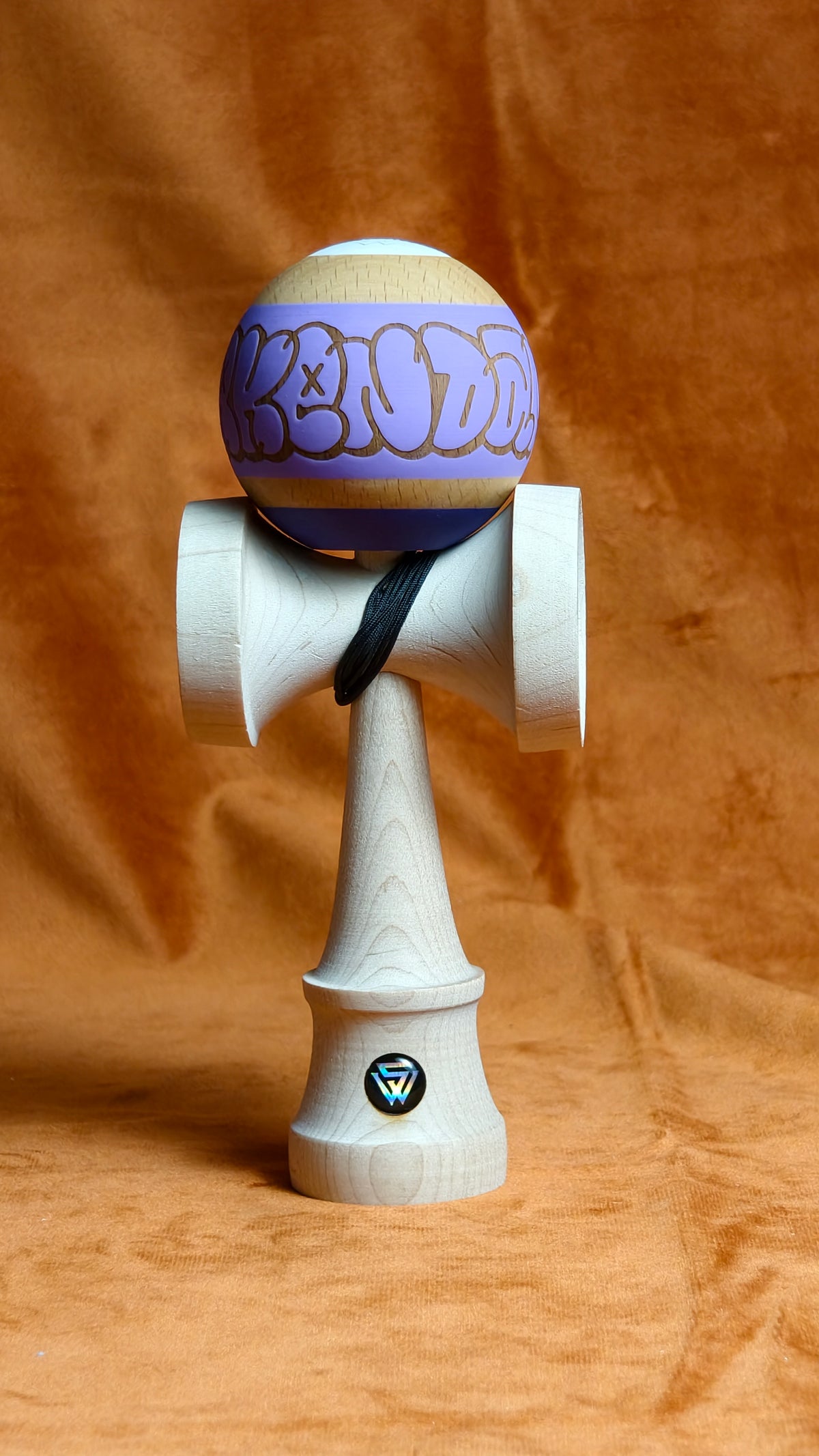 Winner kendama Gecko paint Hollow Purple
tama only
