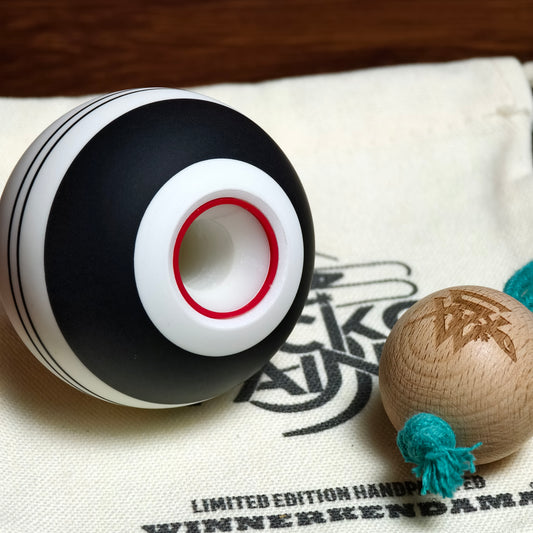 Winner Kendama Gecko paint AE86 PLA tama only NEW