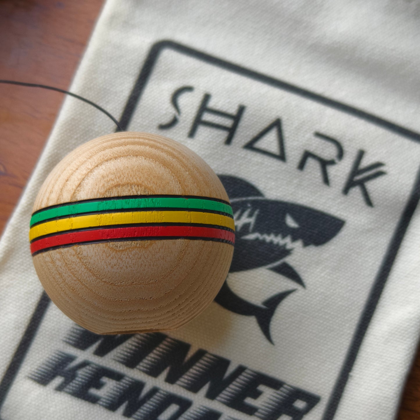 Winner Kendama Shark Shape Rasta