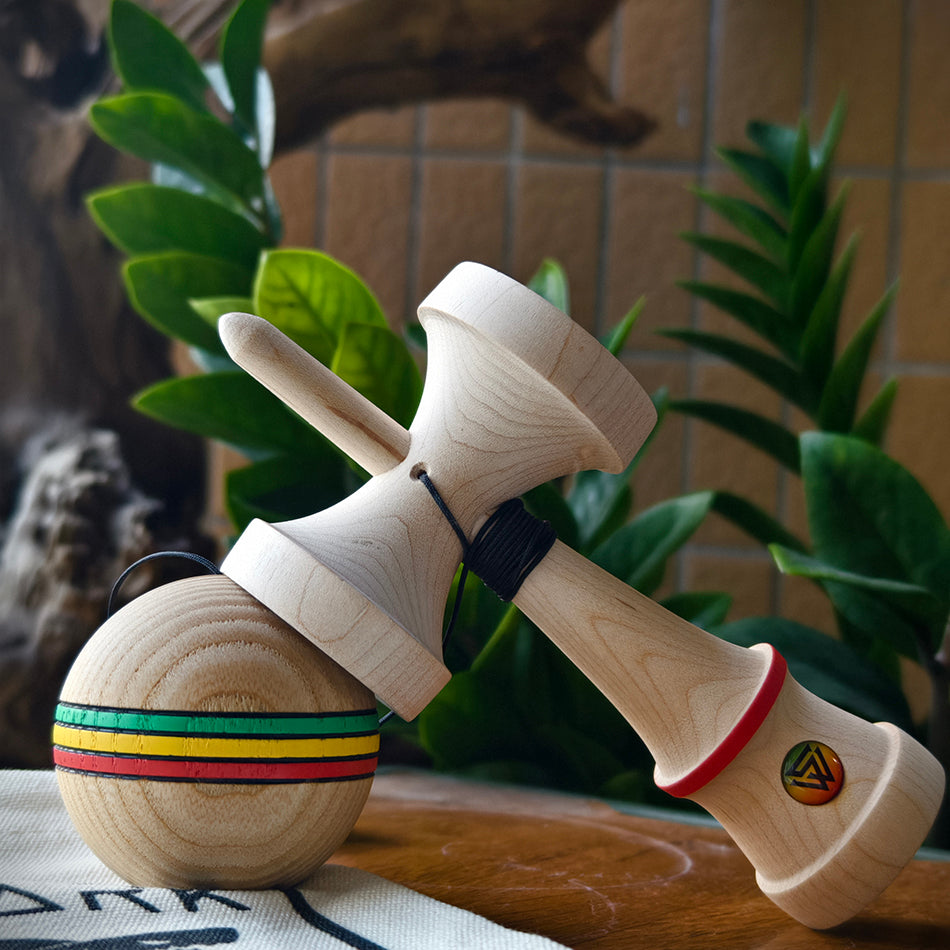 Winner Kendama Shark Shape Rasta