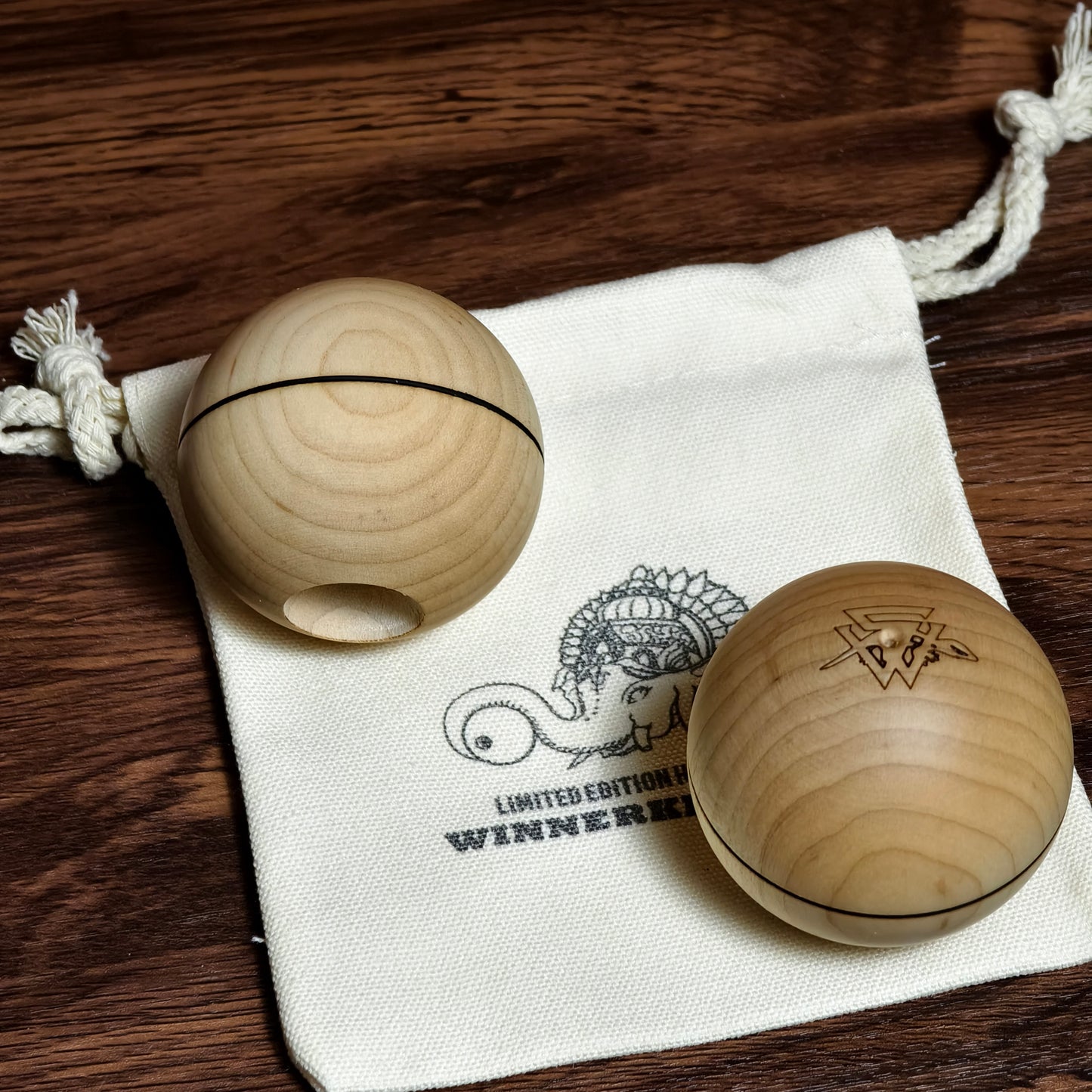 Winner Kendama  Gecko paint  MBL 1 line tama only