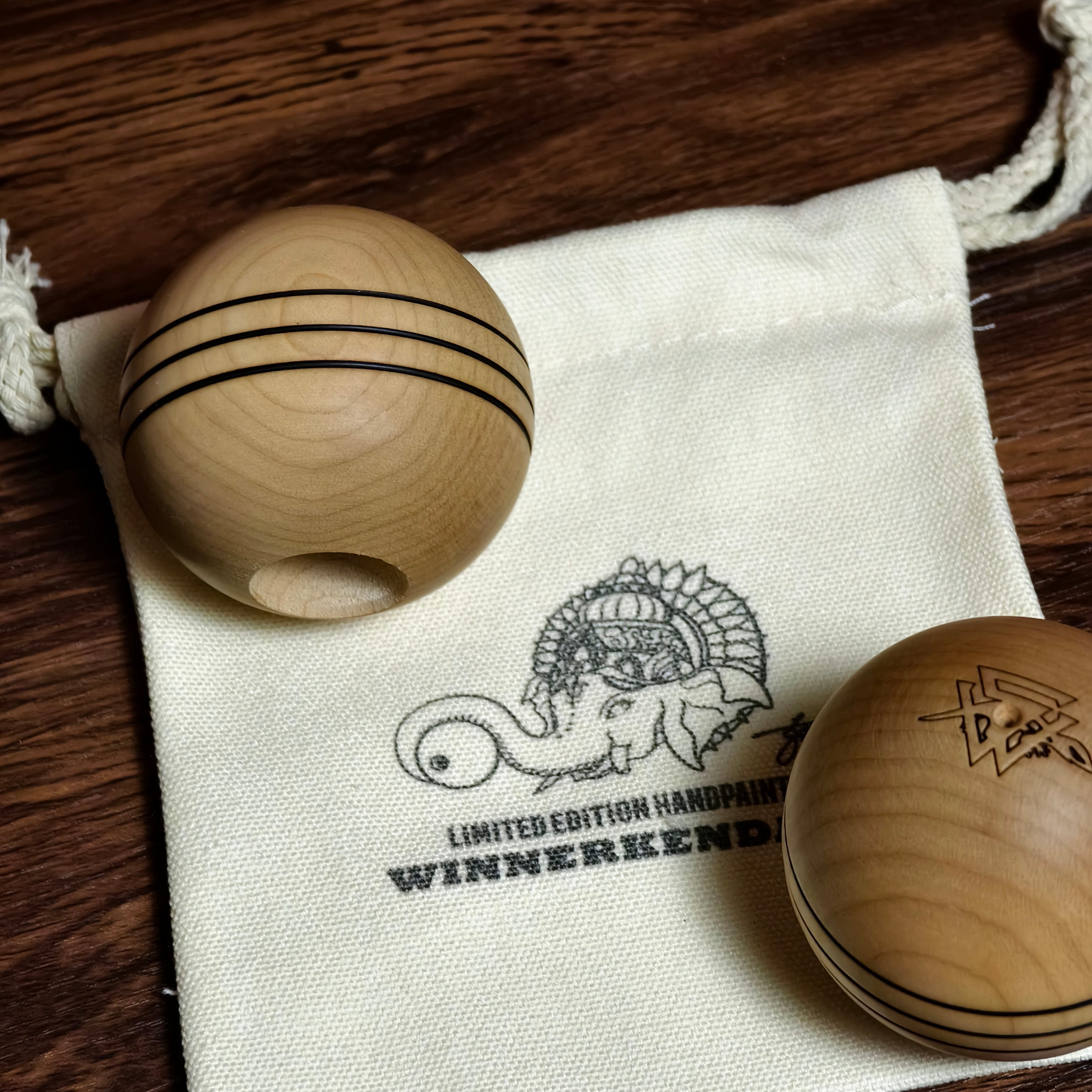 けん玉　ザック・マグナソン プロモデル v3 - ルナシェイプ - 10周年記念 けん玉 KENDAMA USA ザック・マグナソン プロモデル 10周年記念