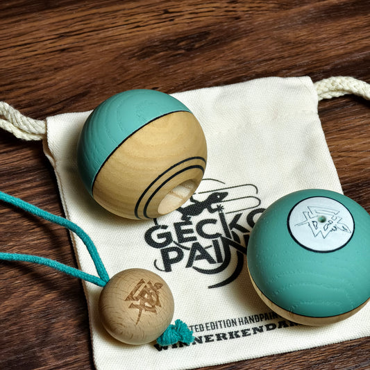 Winner Kendama Green Phantom Gecko paint