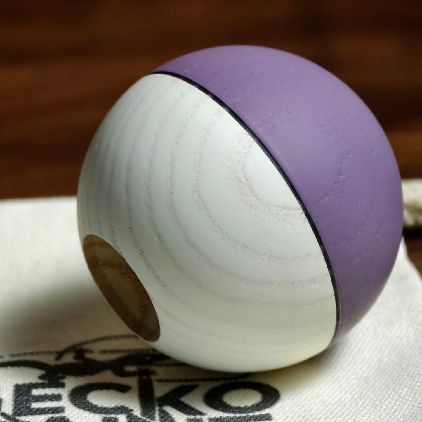 Winner Kendama  Gecko paint  Lavender tama only NEW