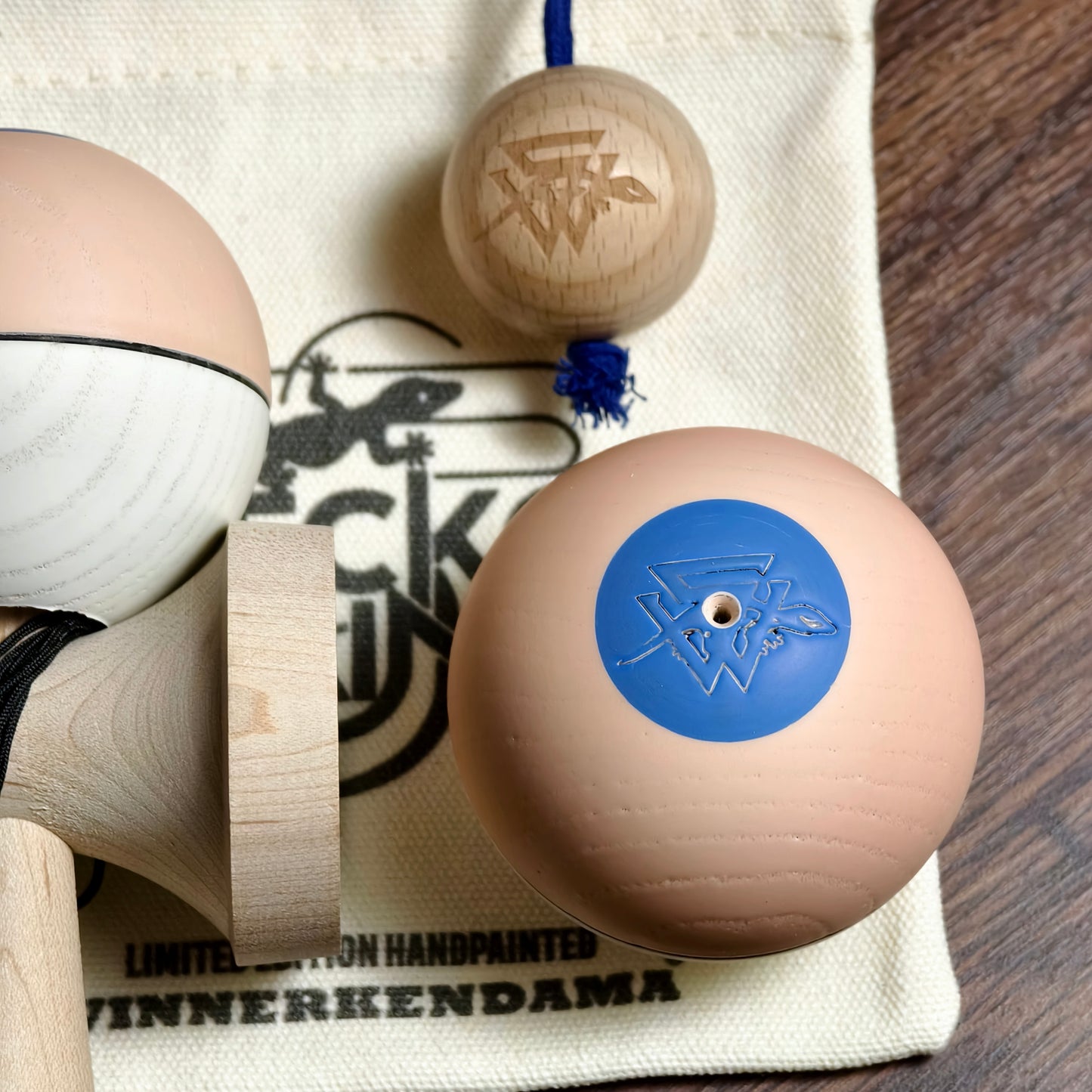 Winner Kendama  Gecko paint  Pink Camellia tama only NEW