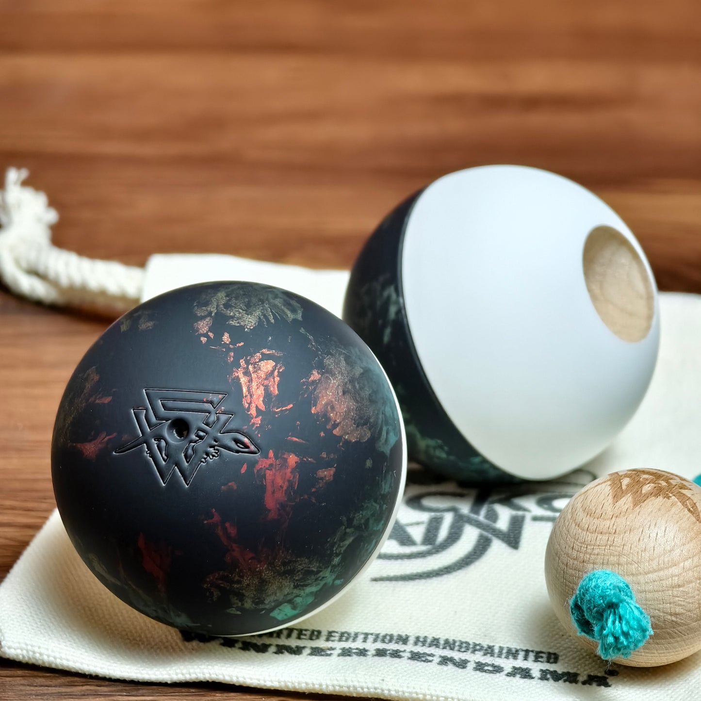 Winner Kendama  Gecko paint  Chameleon tama only NEW