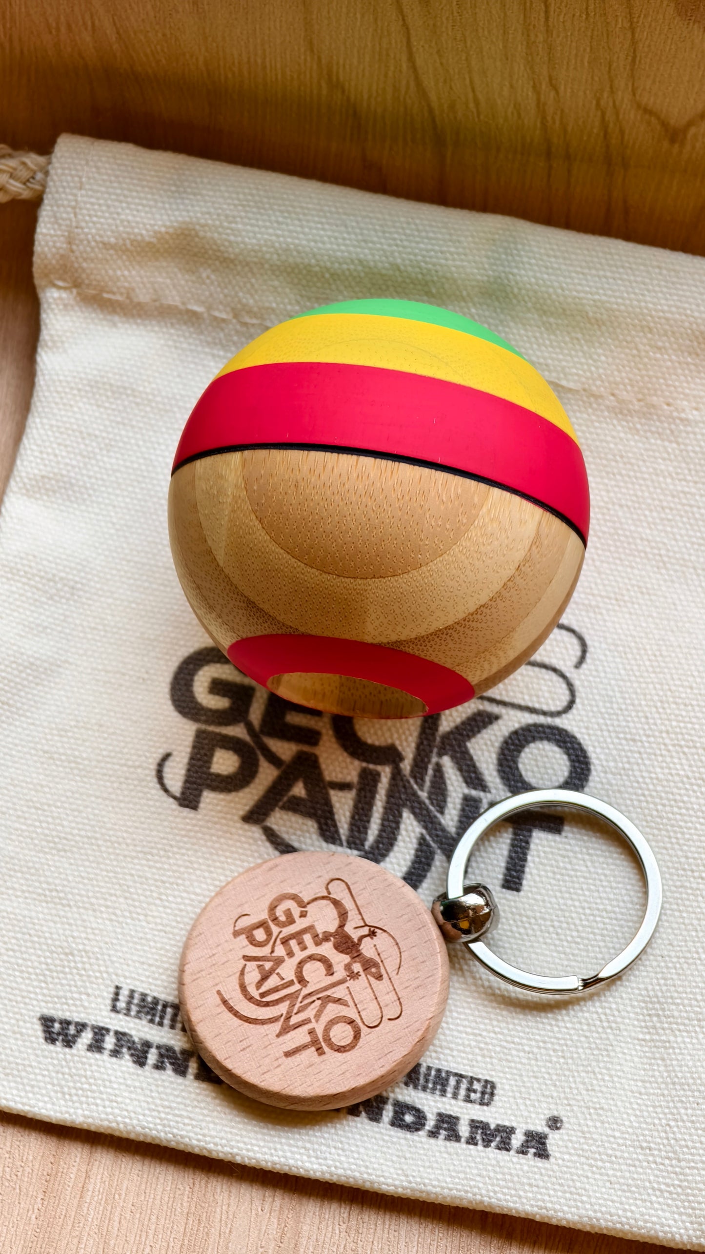 Winner kendama Gecko paint Bamboo Rasta tama only