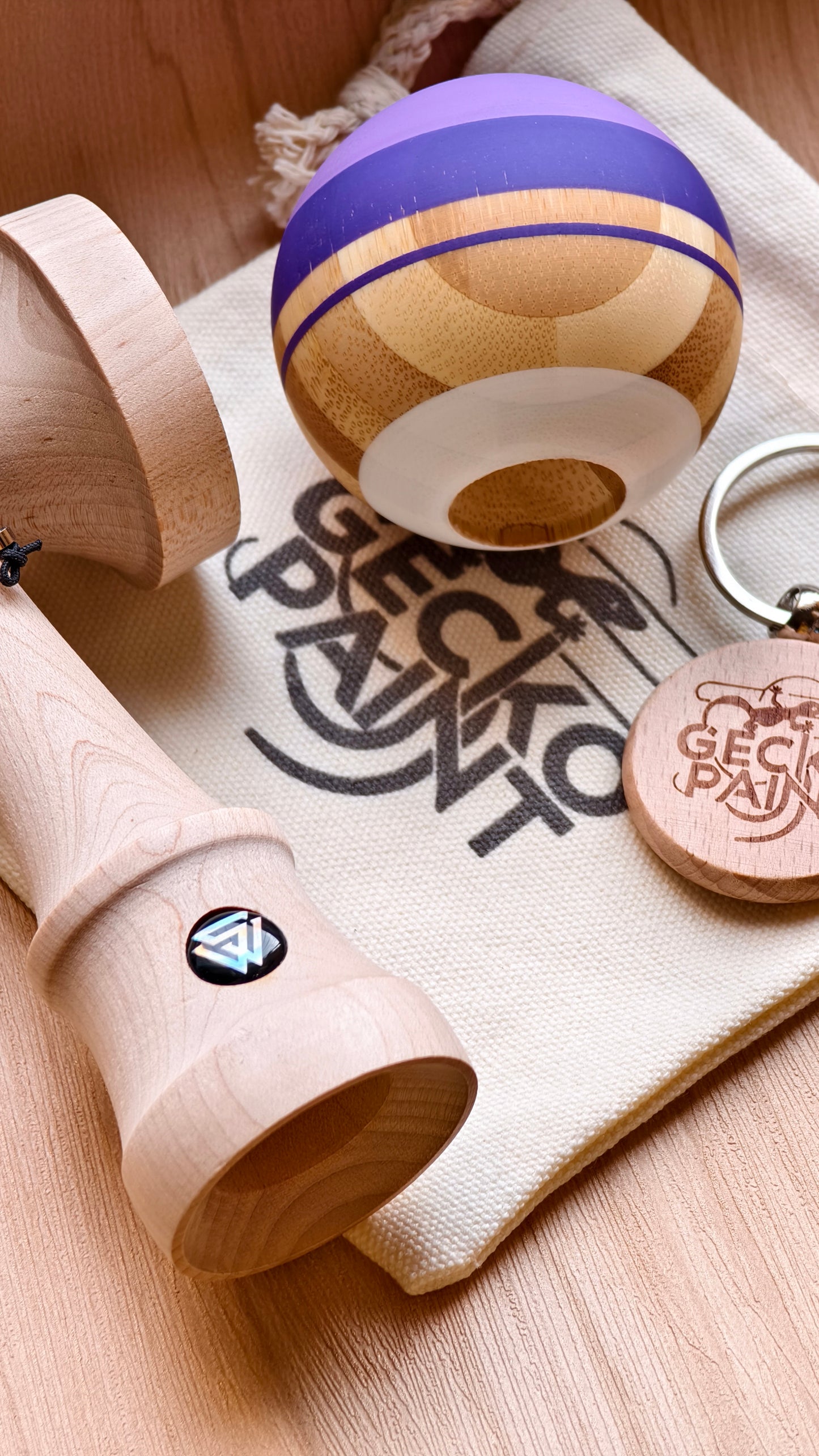 Winner kendama Gecko paint Bamboo Purple haze tama only