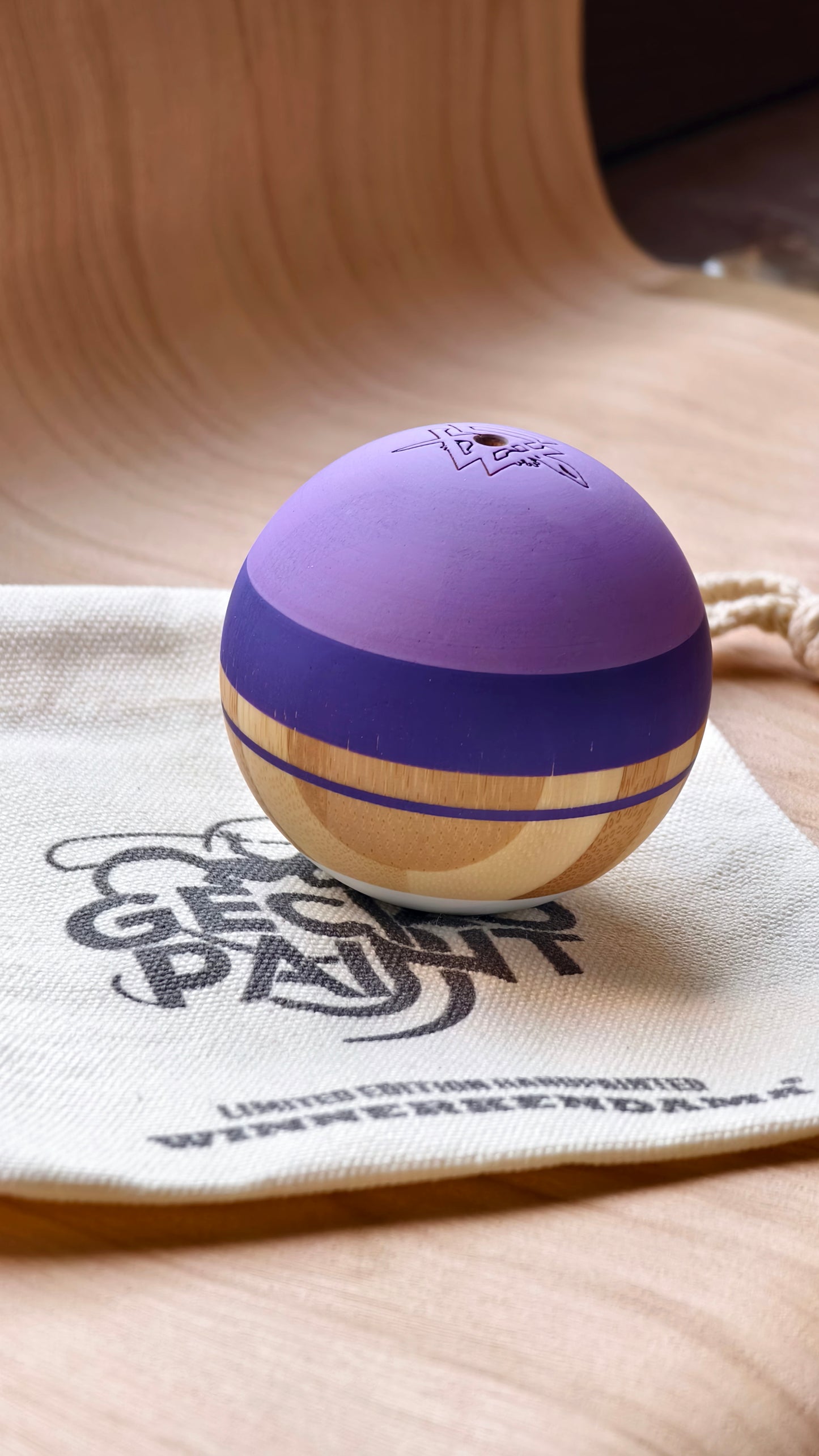 Winner kendama Gecko paint Bamboo Purple haze tama only