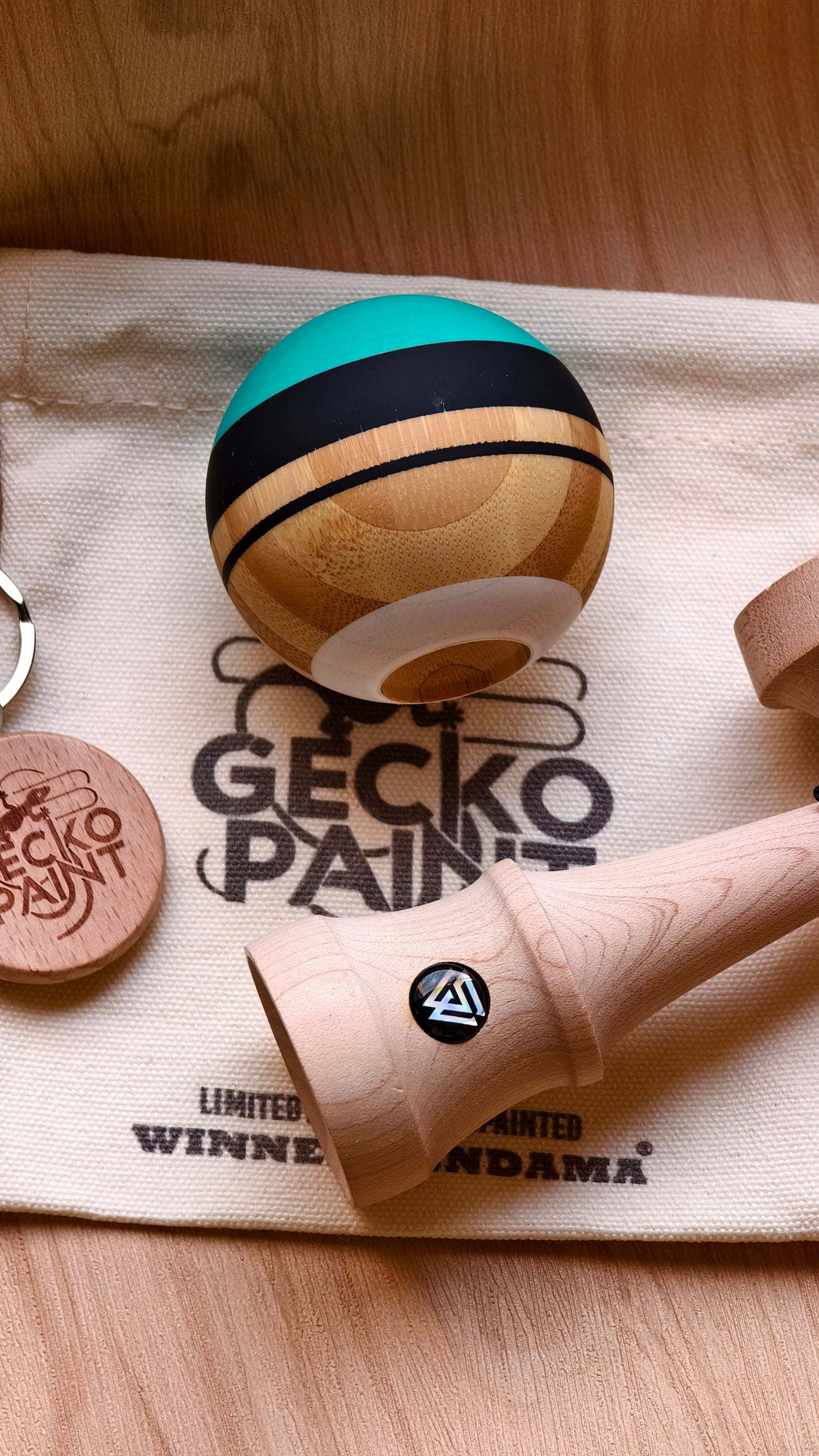 Winner kendama Gecko paint Bamboo Deep sea tama only