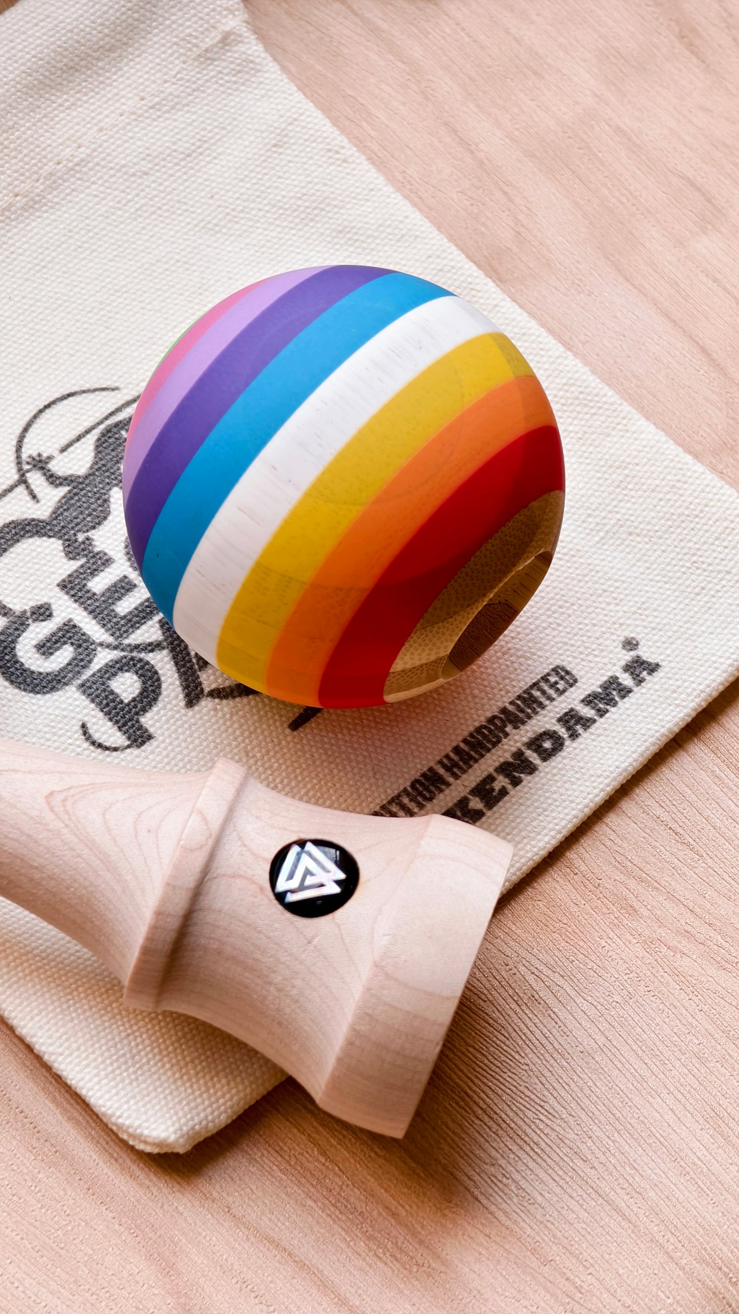 Winner kendama Gecko paint Bamboo Rainbow tama only