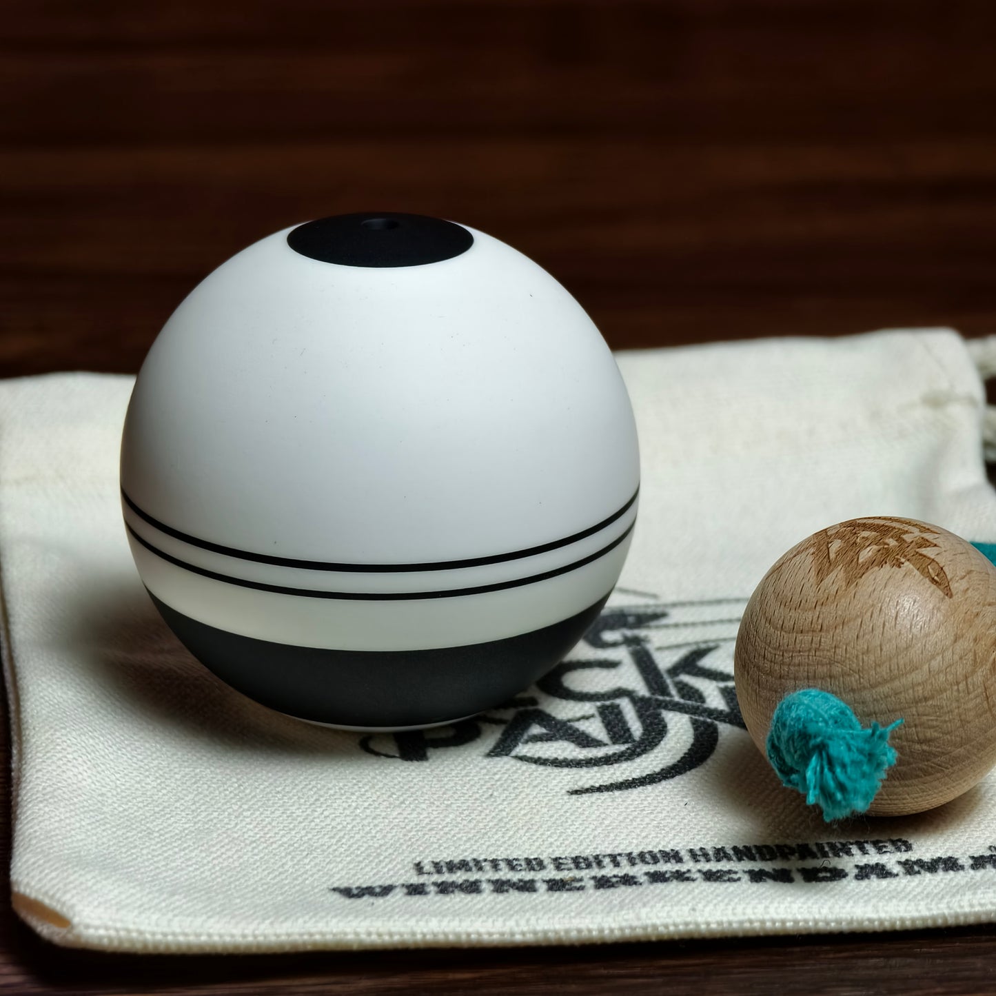 Winner Kendama  Gecko paint AE86 PLA tama only NEW