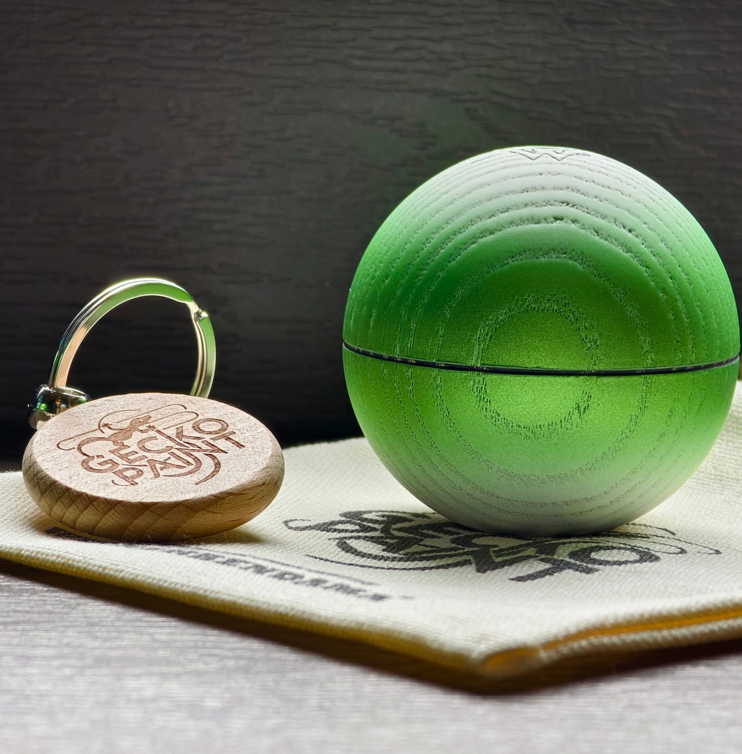 Winner kendama Gecko paint Forest Gloss tama only