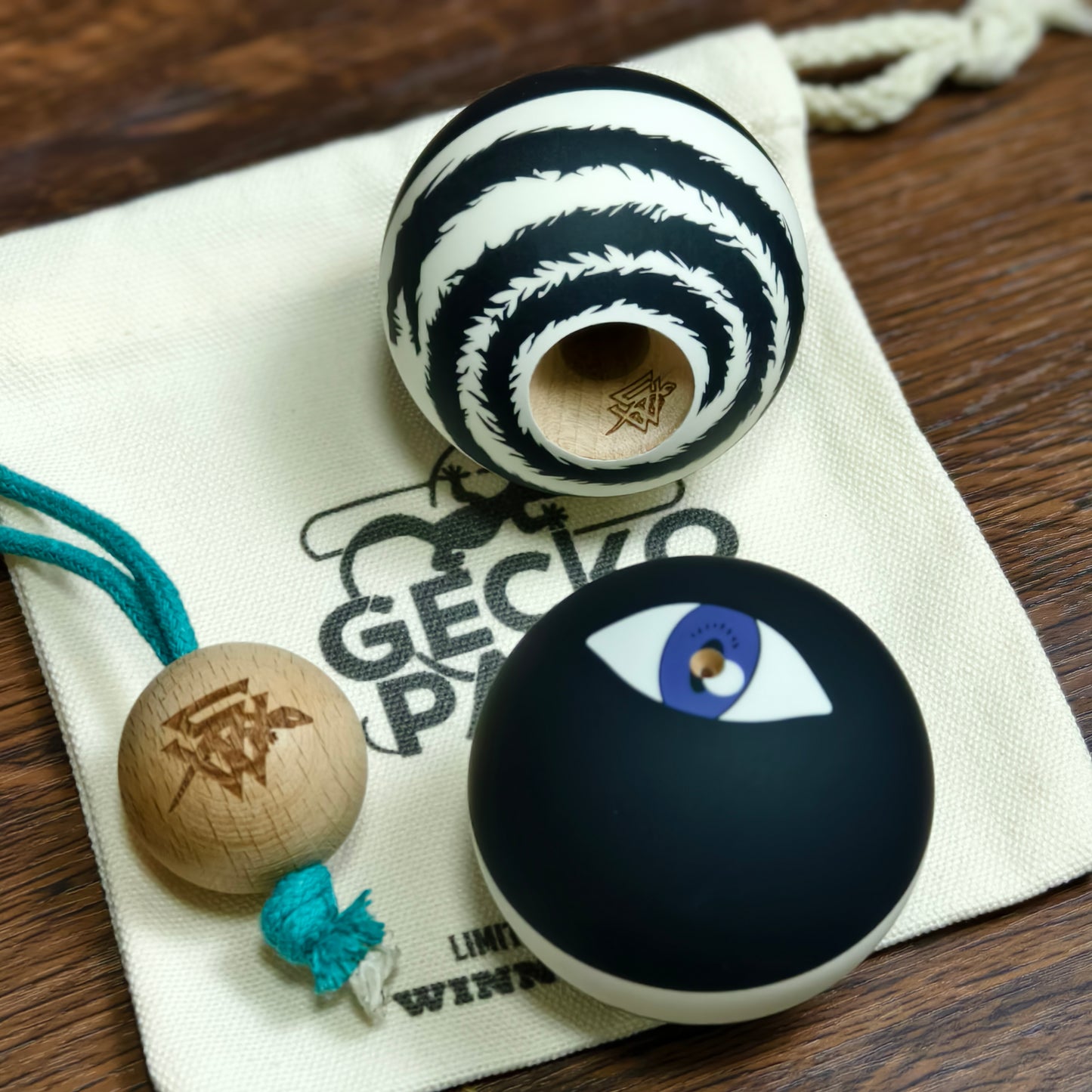 Winner Kendama  Gecko paint  Black dragon tama only NEW