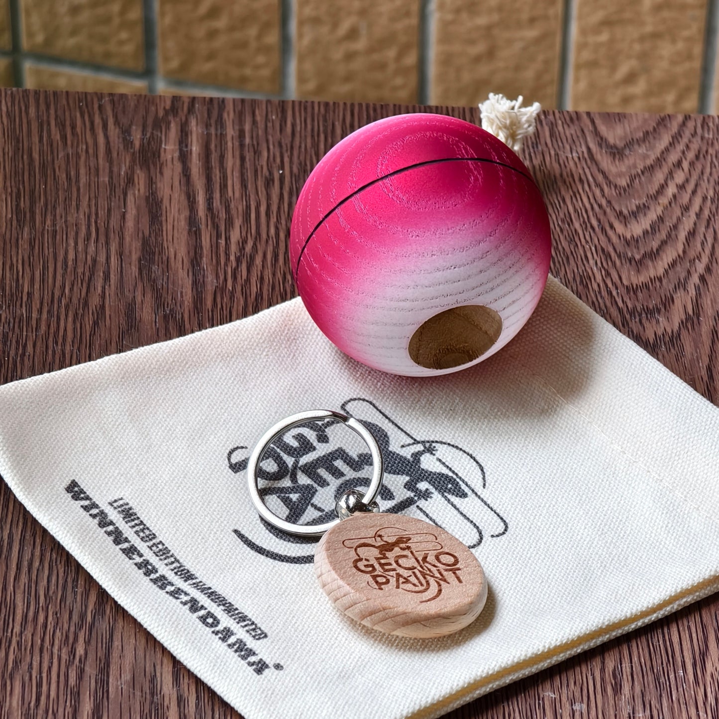 Winner kendama Gecko paint Flame Gloss tama only