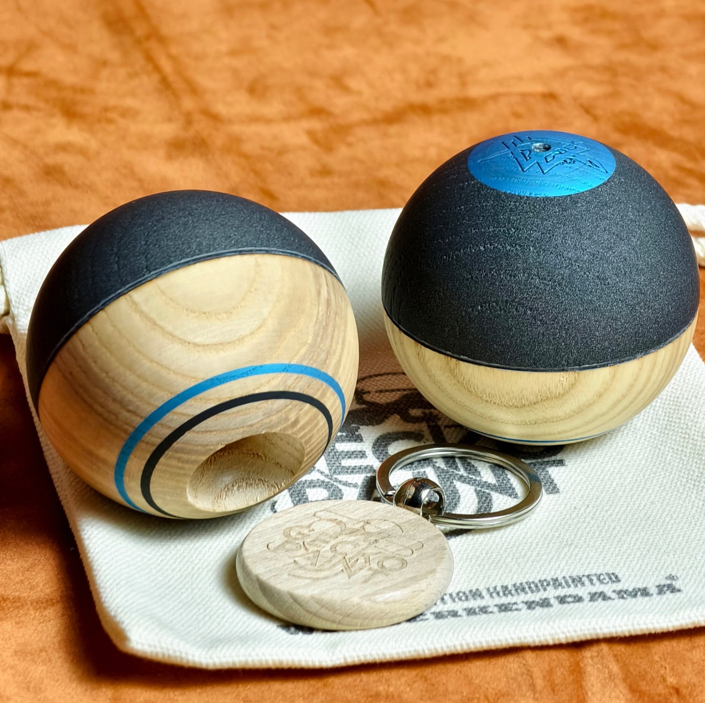 Winner kendama Gecko paint Black rock tama only