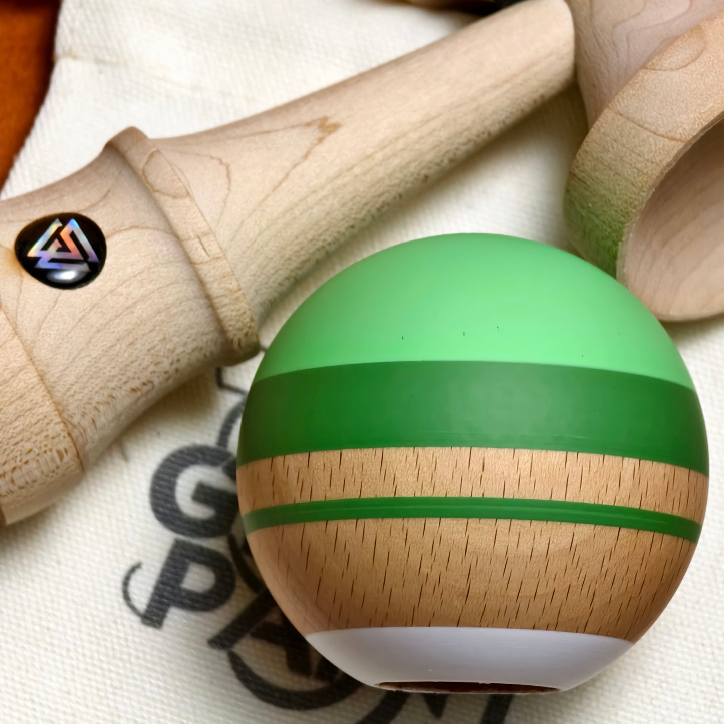 Winner kendama Gecko paint Moslix tama only