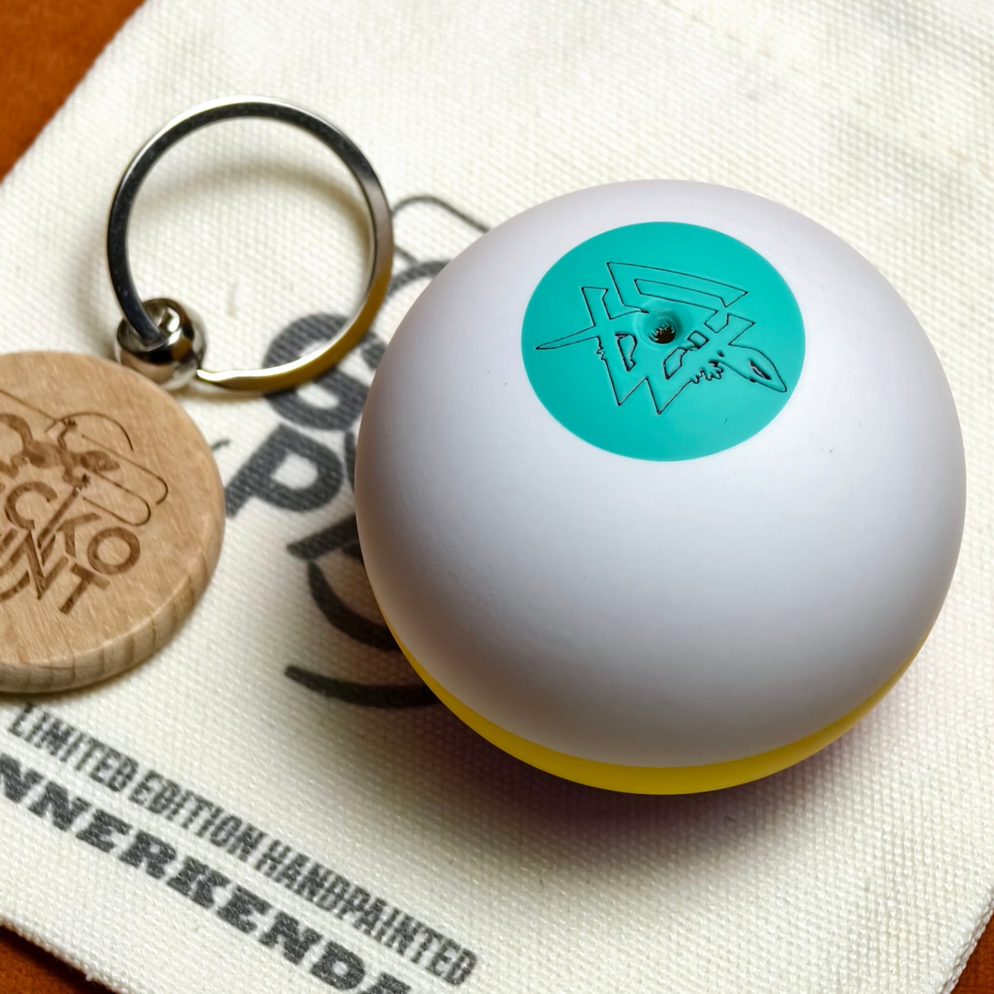 Winner kendama Gecko paint  Pastellix tama only