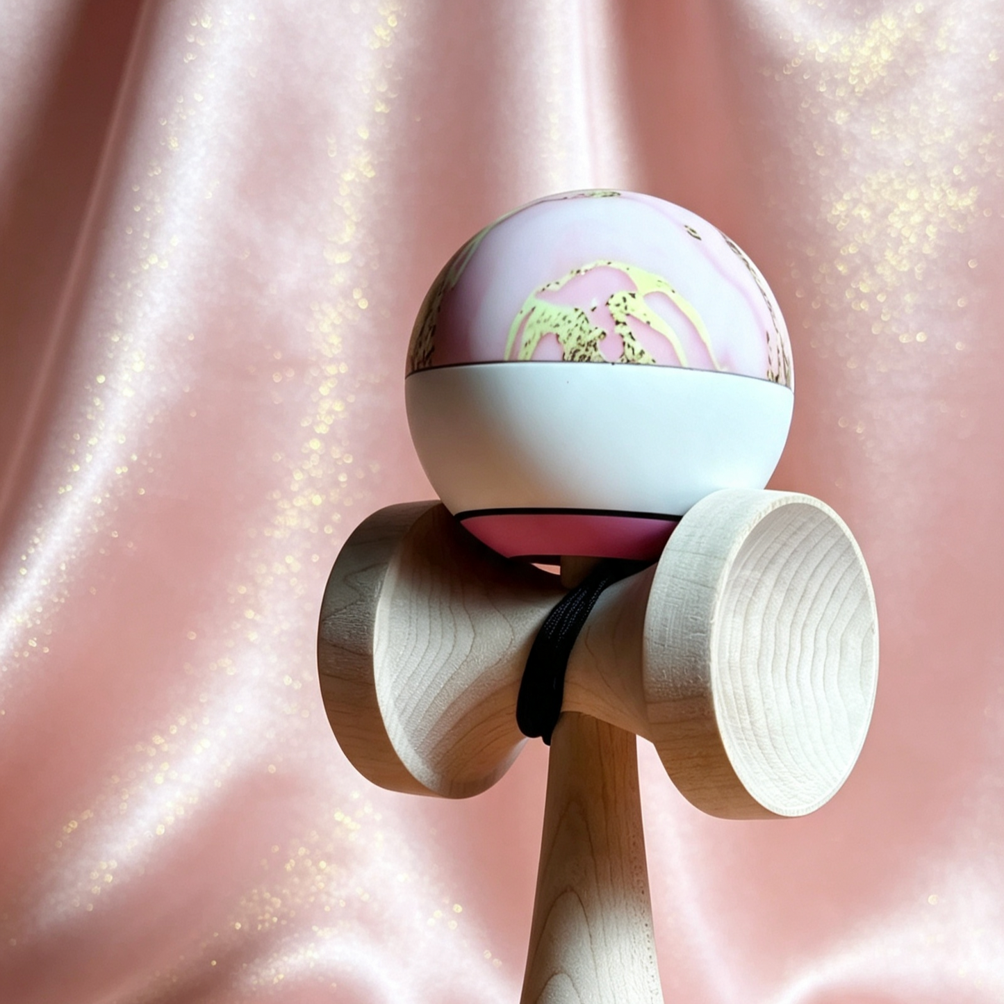 Winner kendama Gecko paint Blush tama only