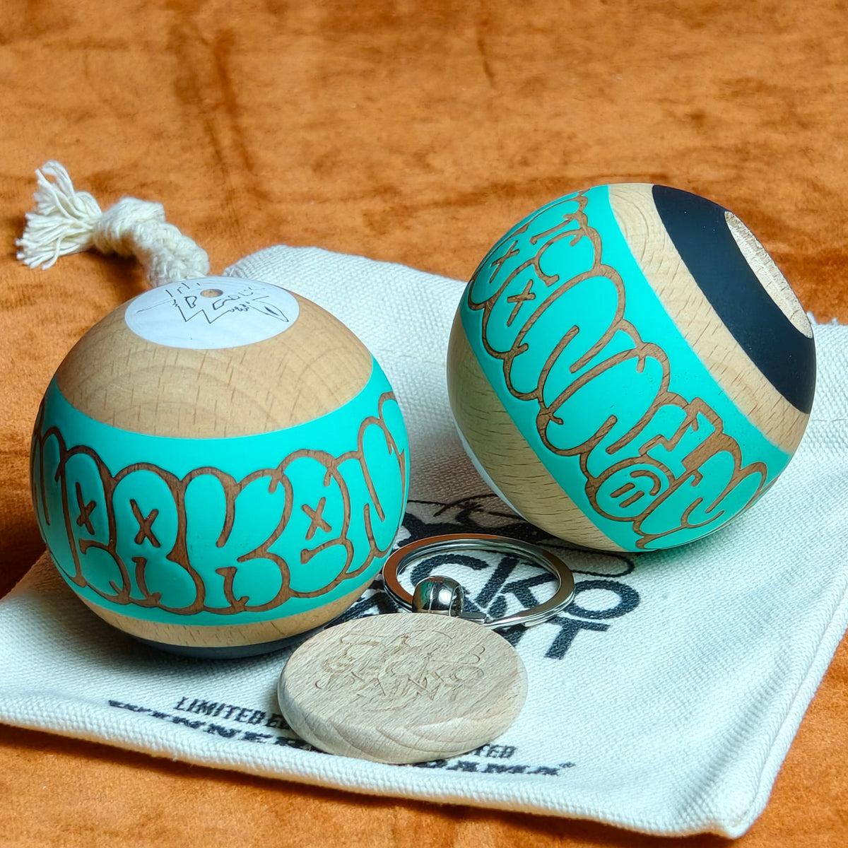 Winner kendama Gecko paint Hollow Celadon
tama only