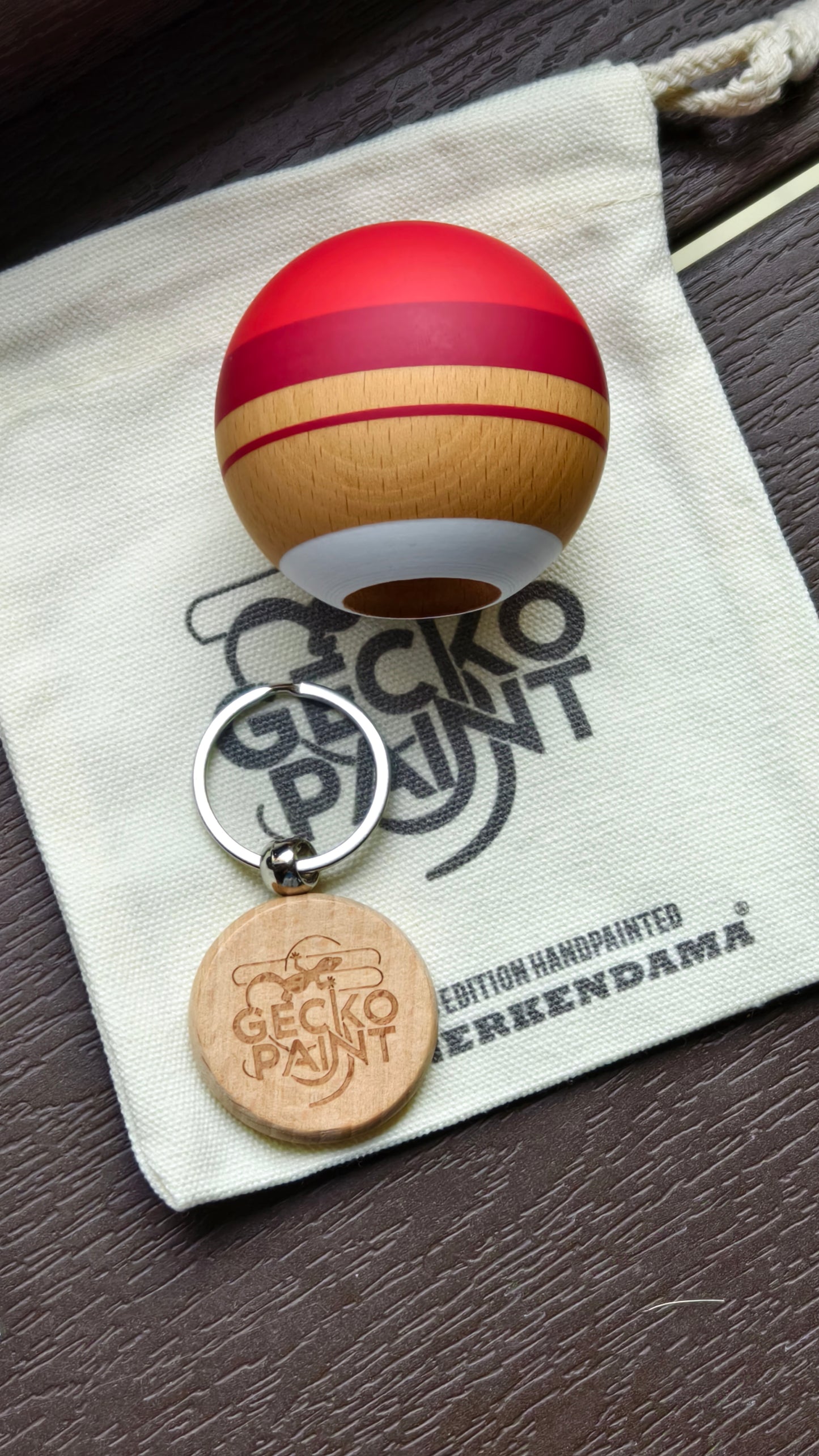 Winner kendama Gecko paint Red Cherry tama only