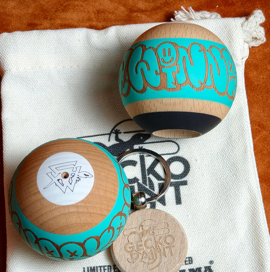 Winner kendama Gecko paint Hollow Celadon
tama only