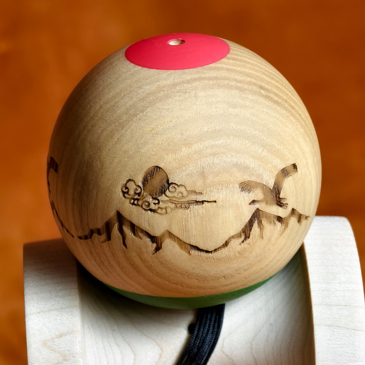 Winner kendama Gecko paint Mountain tama only