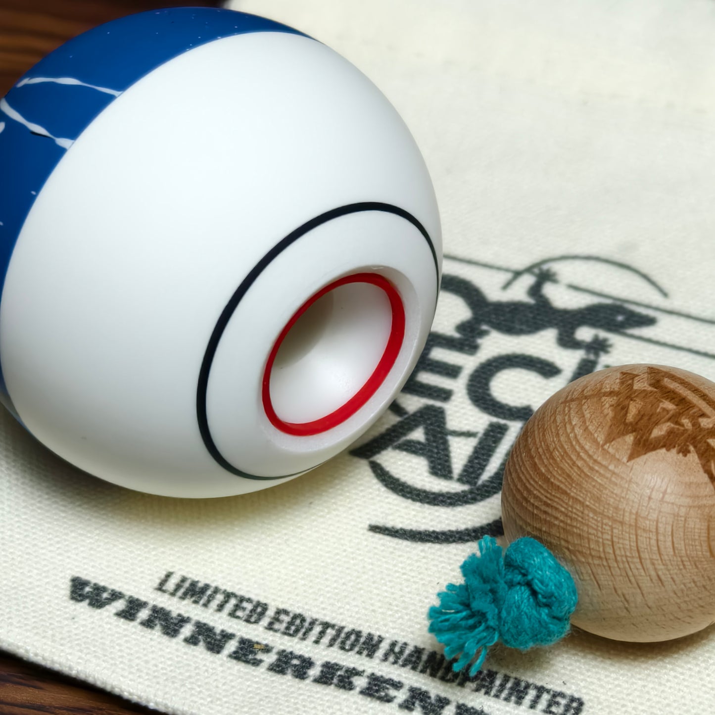 Winner Kendama  Gecko paint Blues Drift PLA tama only NEW