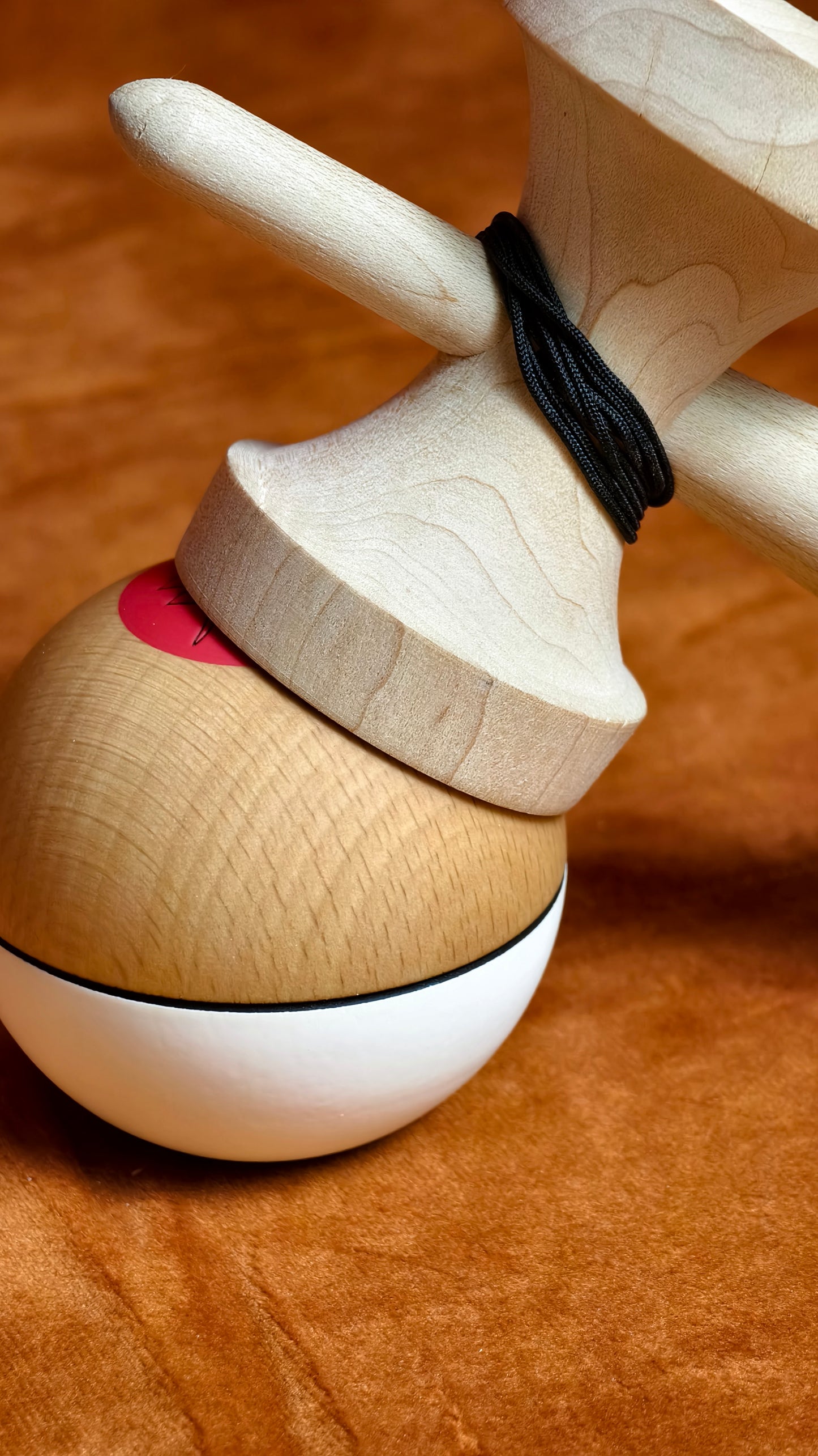Winner kendama Gecko paint Spark tama only