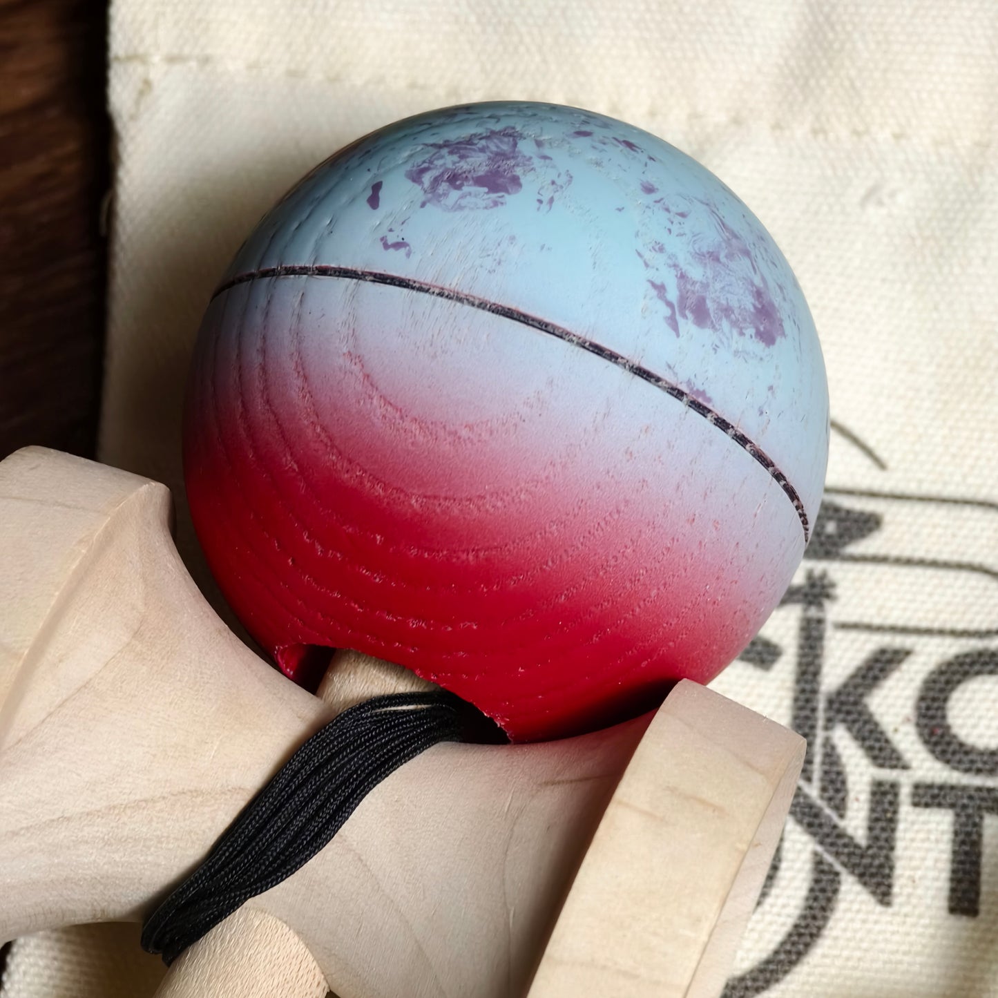 Winner Kendama  Gecko paint Crimson-Blue Planet tama only NEW