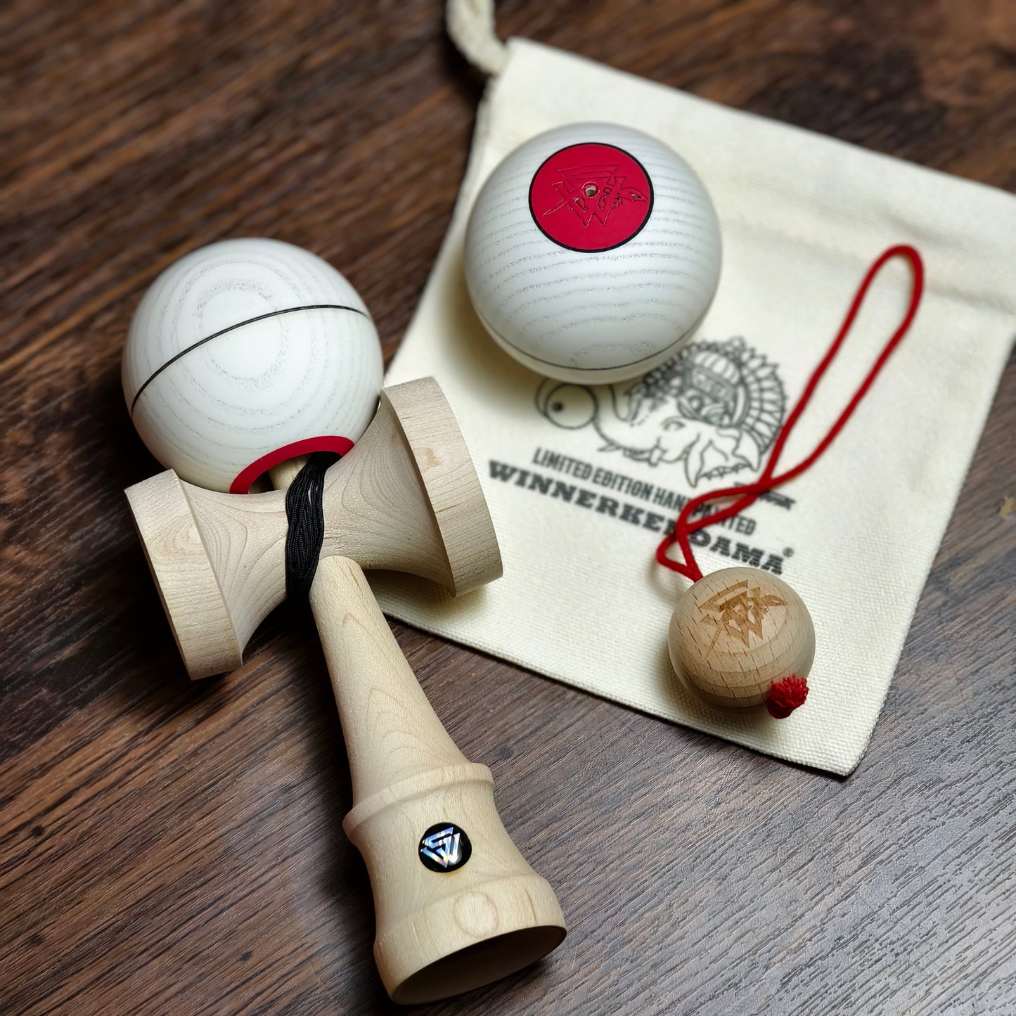 Winner Kendama Red Snow Tama only Gecko paint