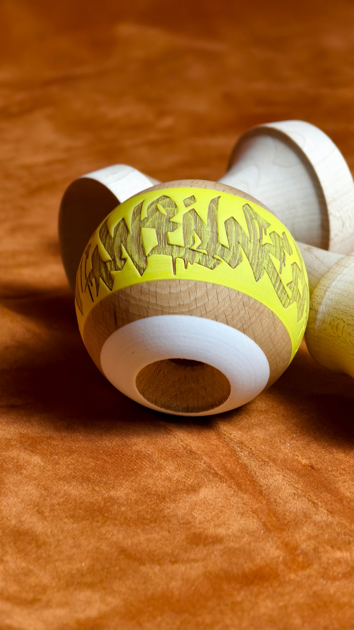 Winner kendama Gecko paint Graffiti tama only