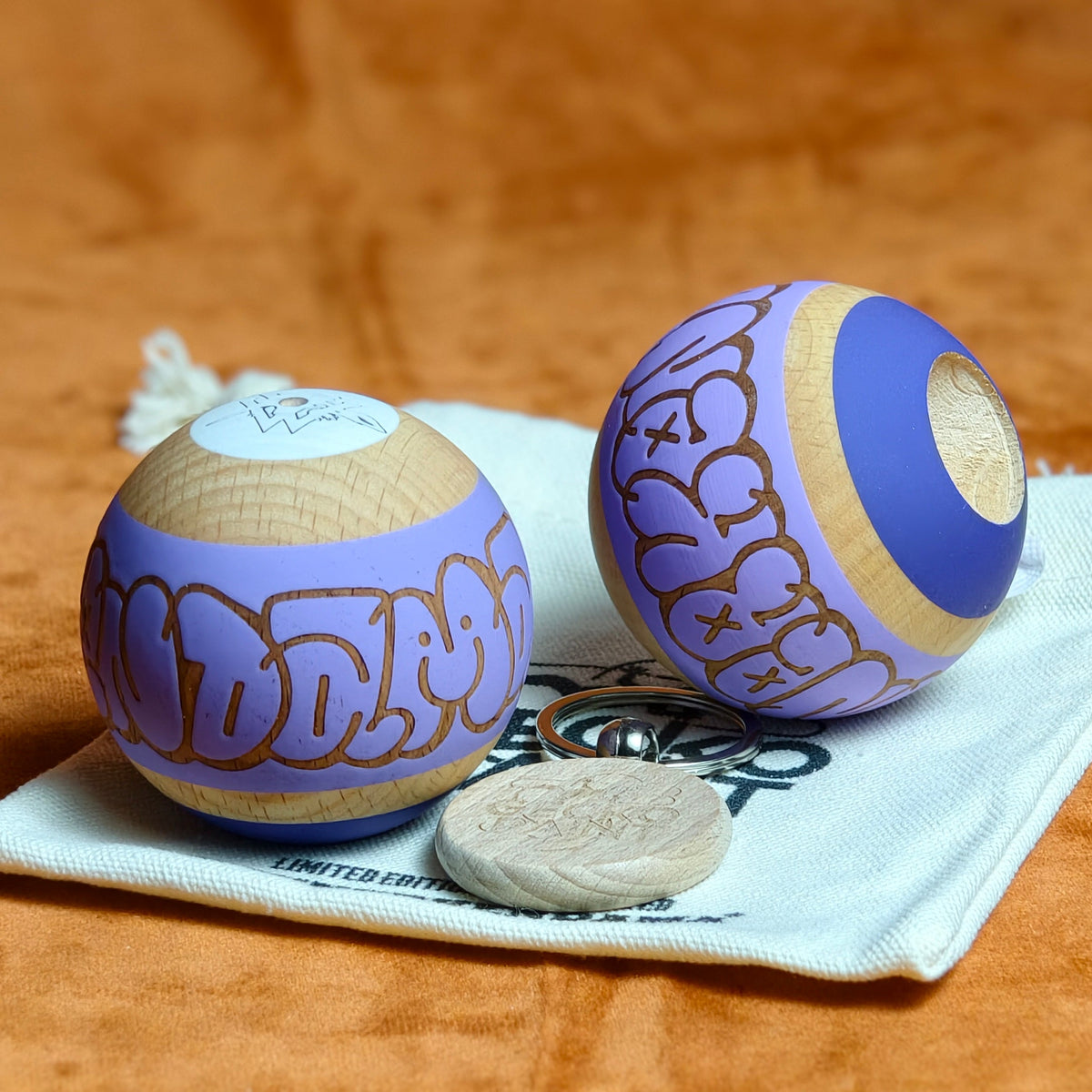 Winner kendama Gecko paint Hollow Purple
tama only