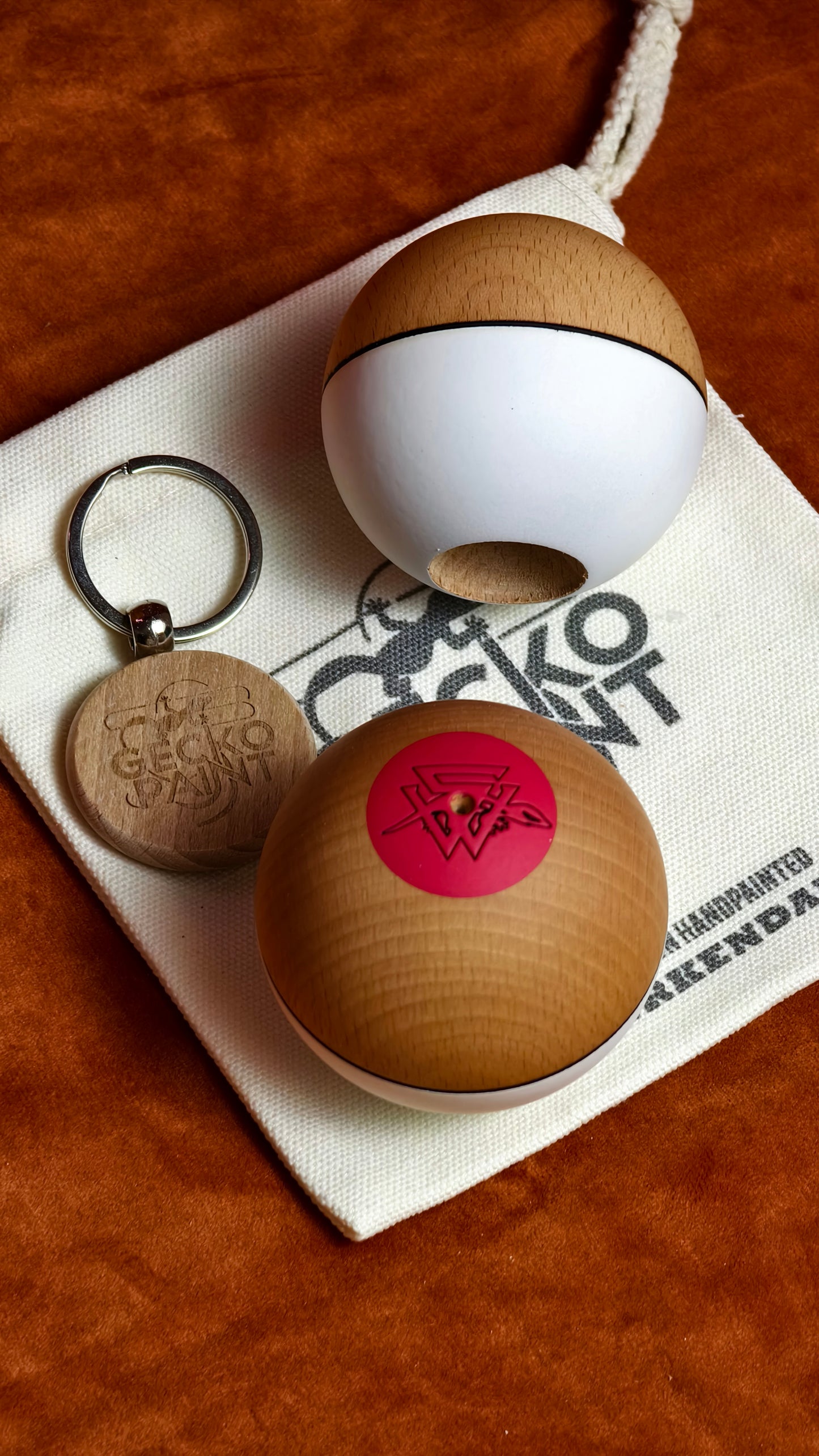 Winner kendama Gecko paint Spark tama only