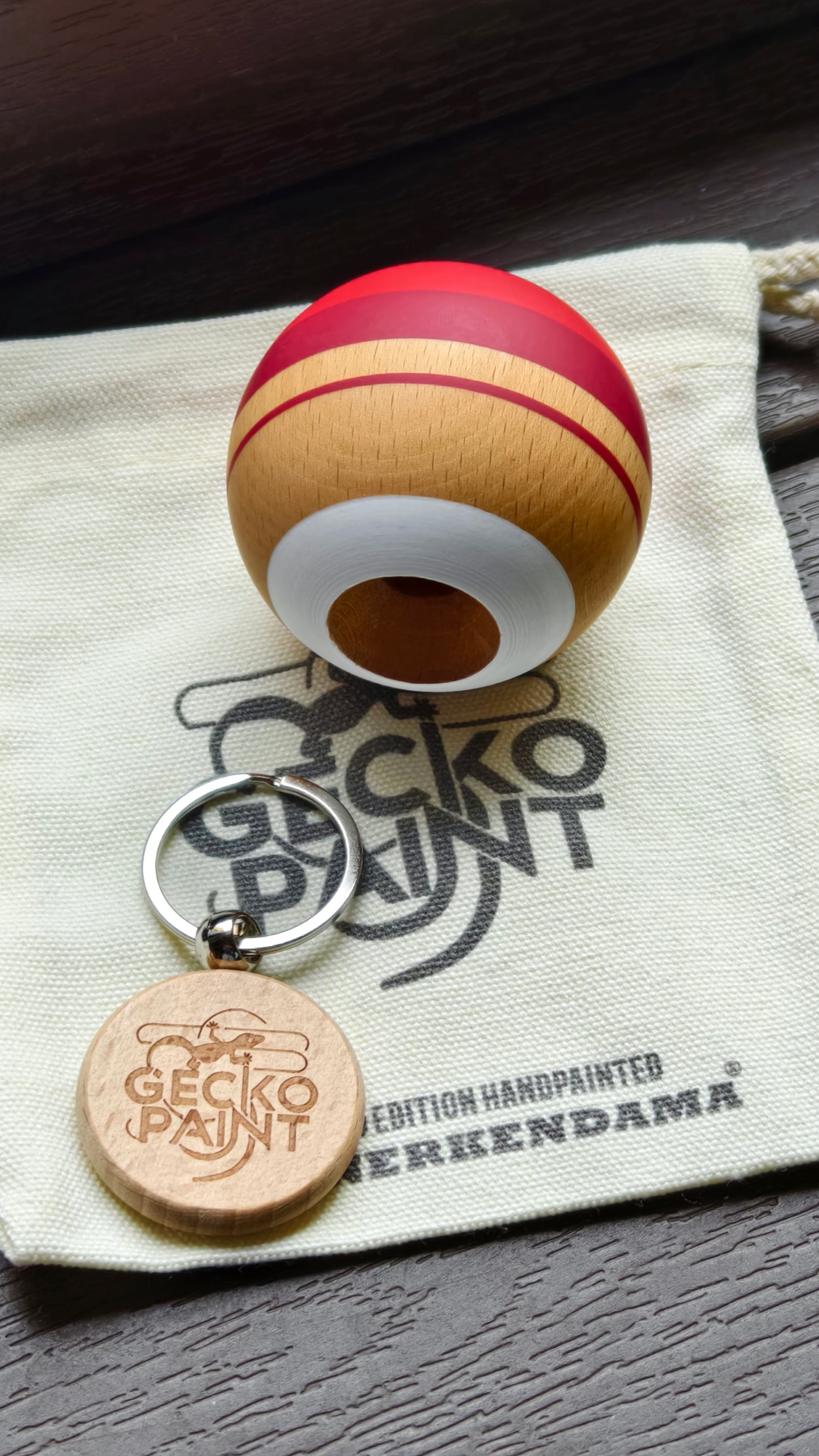 Winner kendama Gecko paint Red Cherry tama only