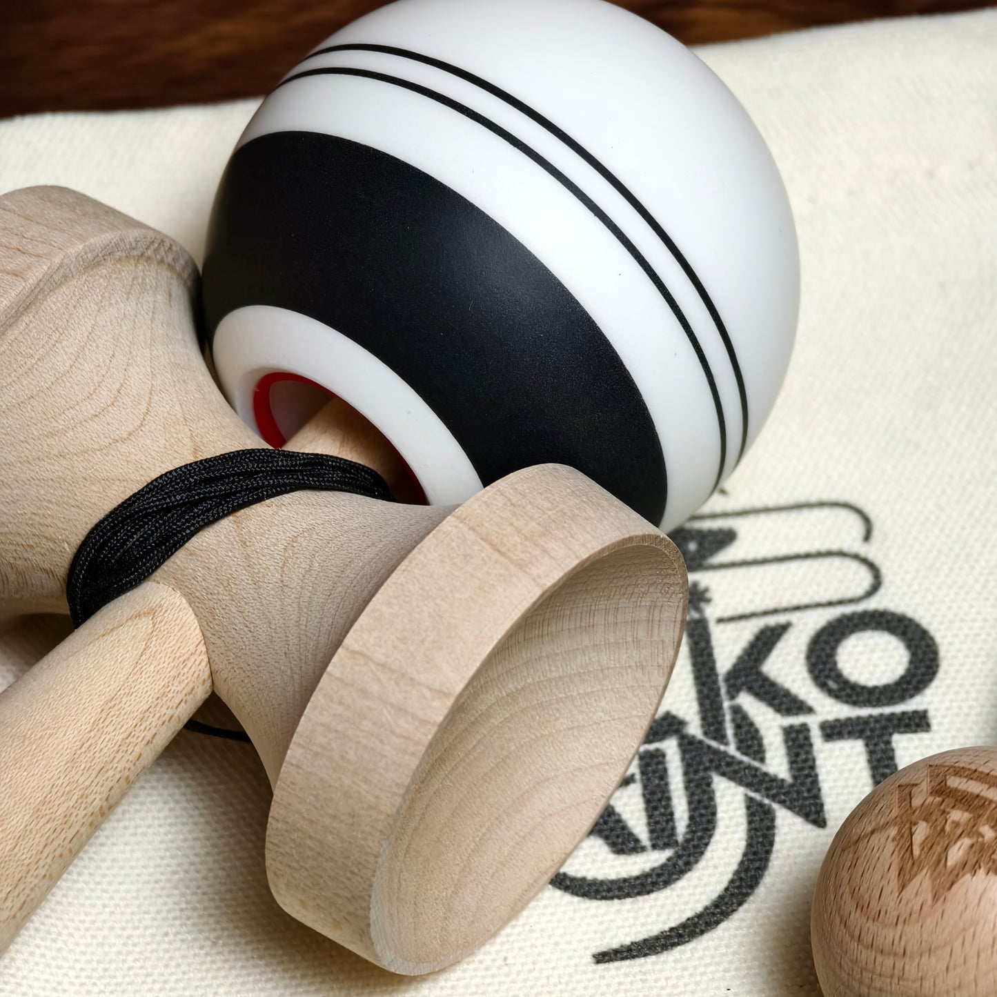 Winner Kendama  Gecko paint AE86 PLA tama only NEW