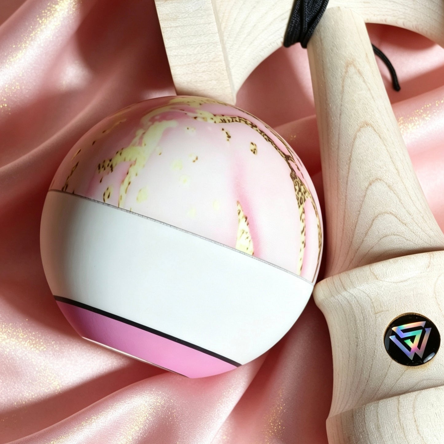Winner kendama Gecko paint Blush tama only